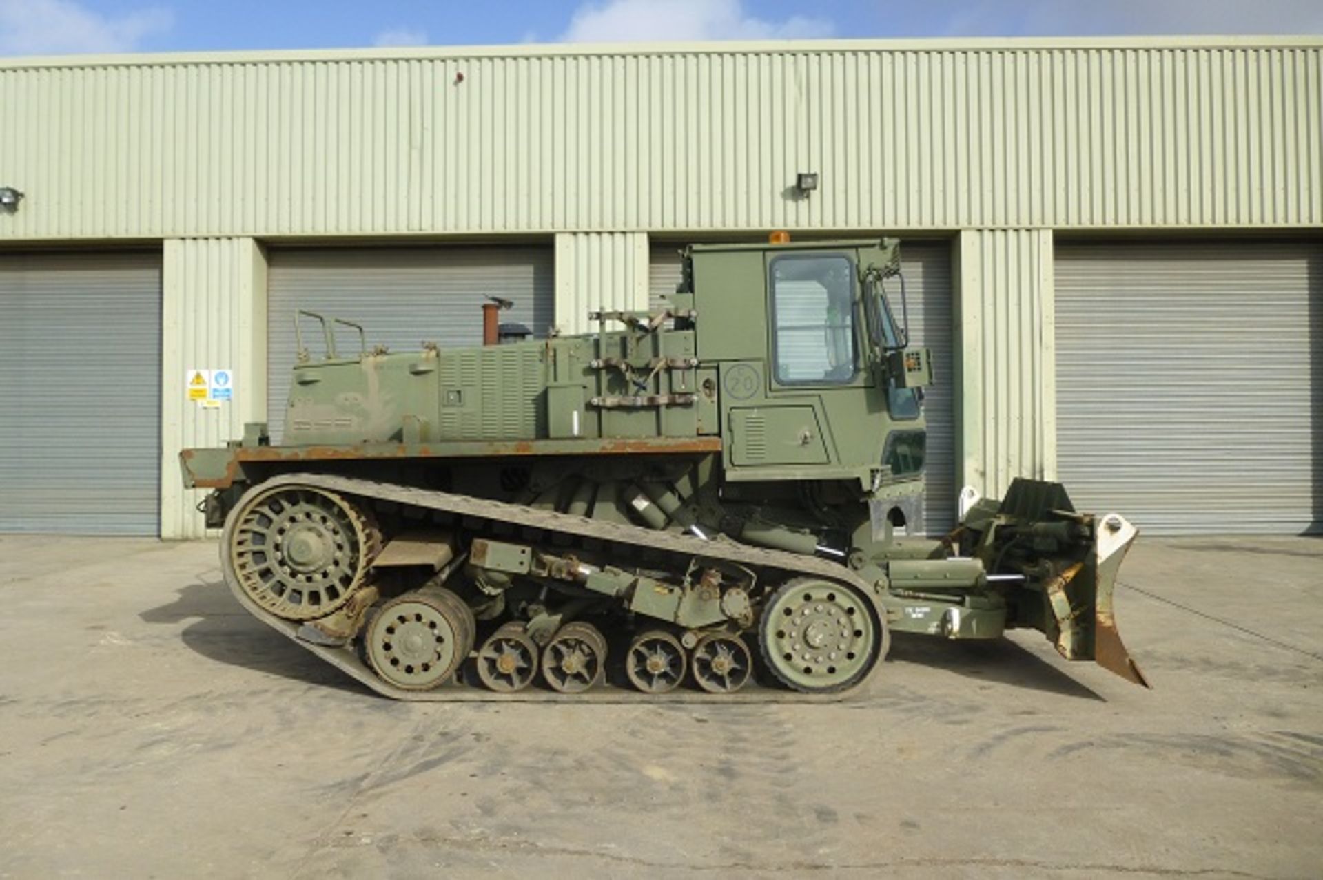 Caterpillar D.E.U.C.E. Deployable Universal Combat Earthmover - Image 3 of 19