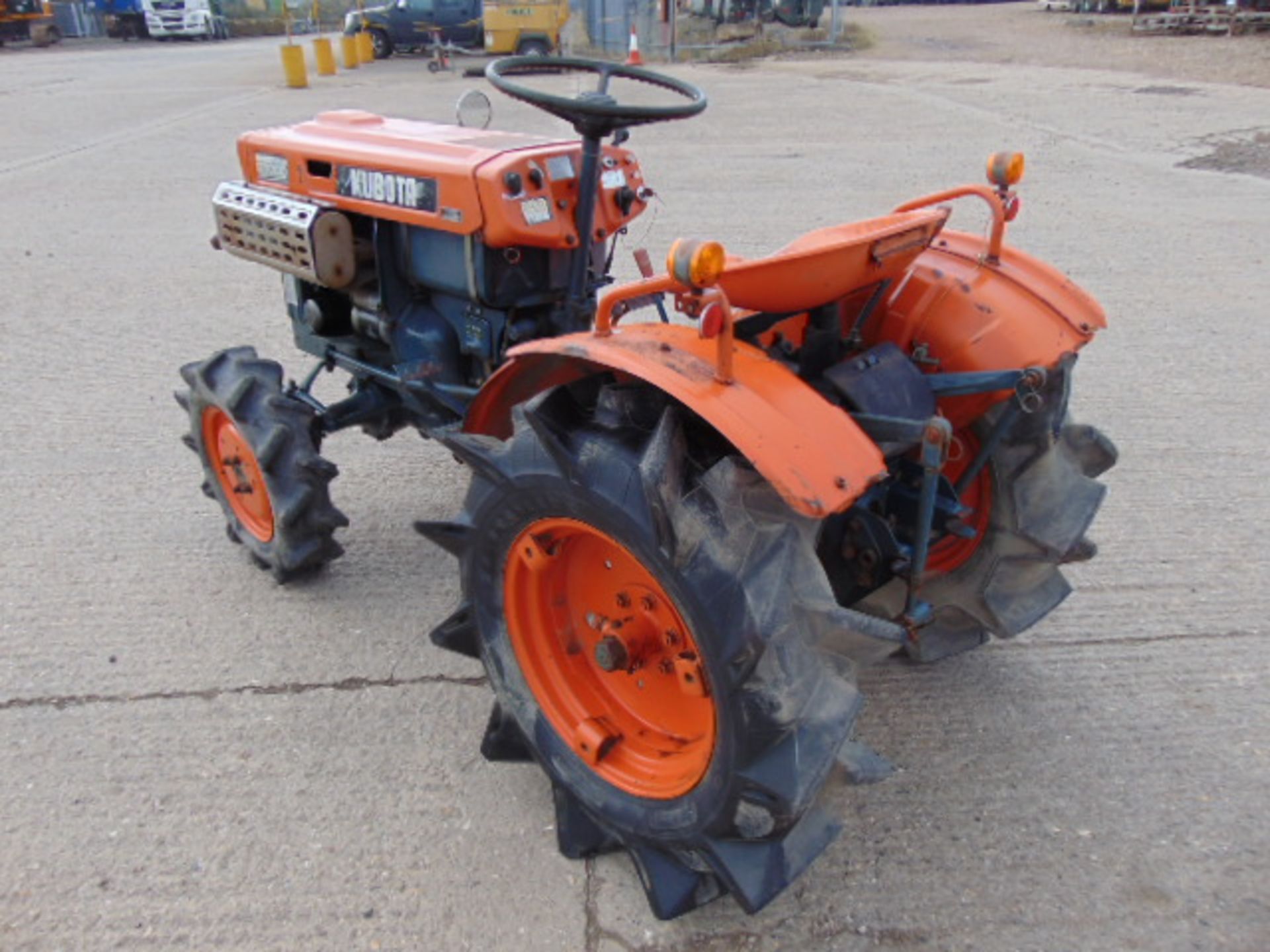 Kubota B7000 4WD Compact Tractor - Bild 6 aus 16