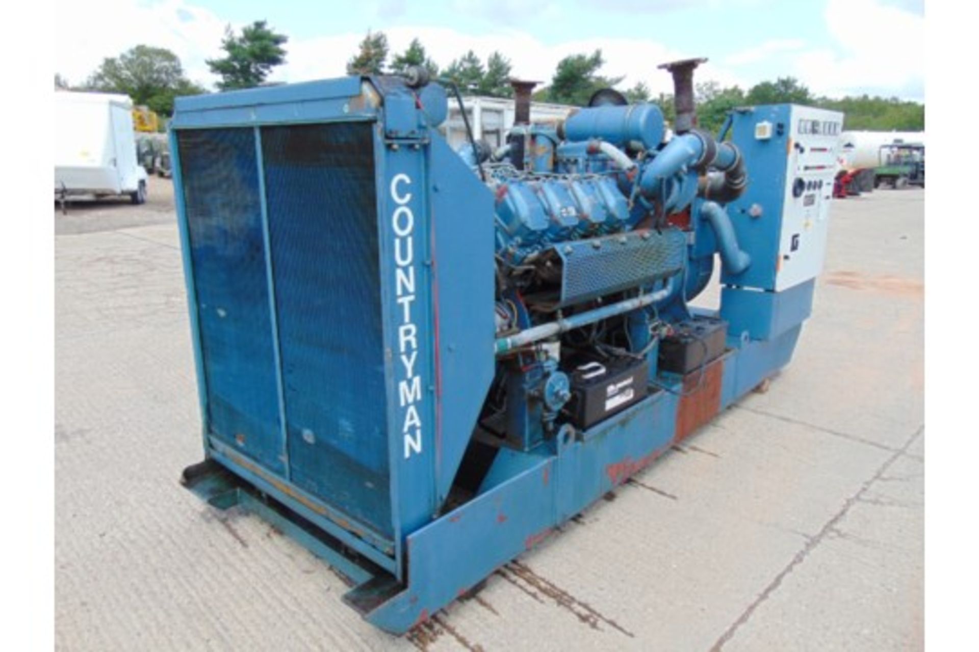 Countryman 325KVA 3 Phase FIAT V8 Twin Turbo Diesel Generator - Image 2 of 20