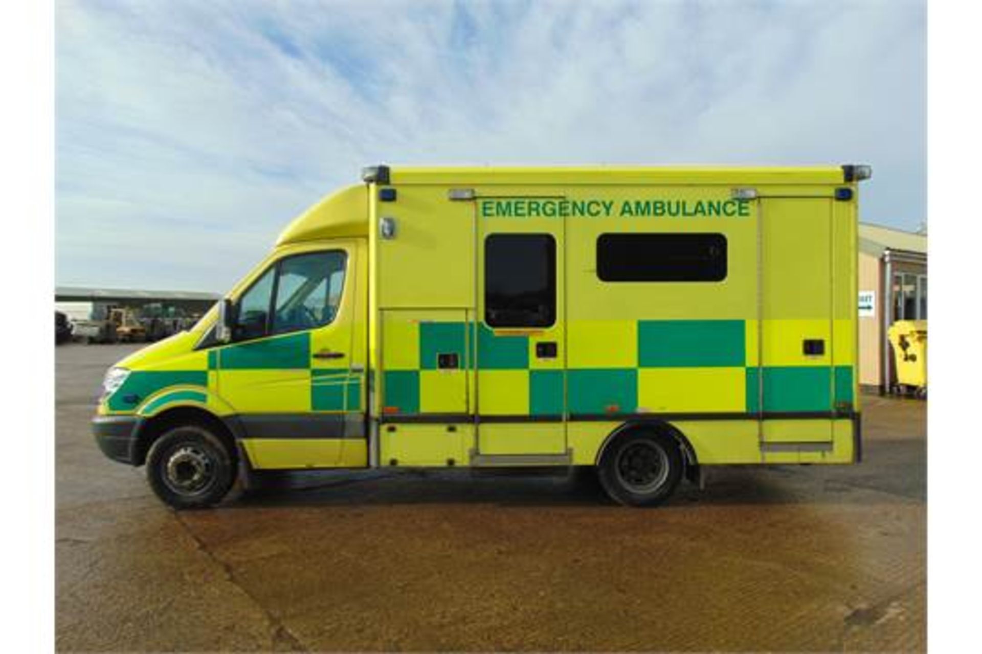 RHD Mercedes Sprinter 515 CDI Turbo Diesel Ambulance - Image 4 of 21