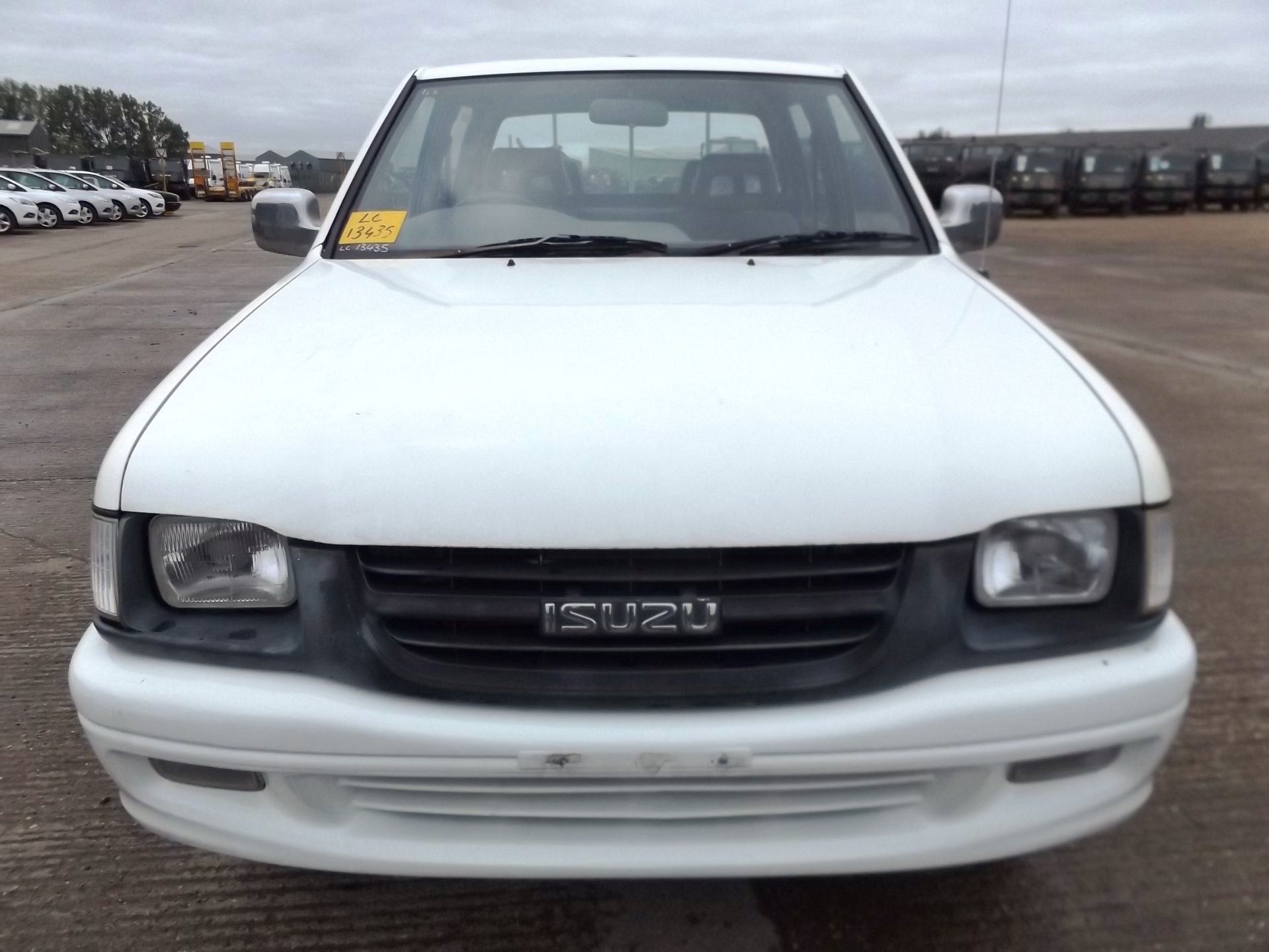 Isuzu Trooper Double Cab pickup 3.1 Turbo Diesel 4 x 4 - Image 2 of 15