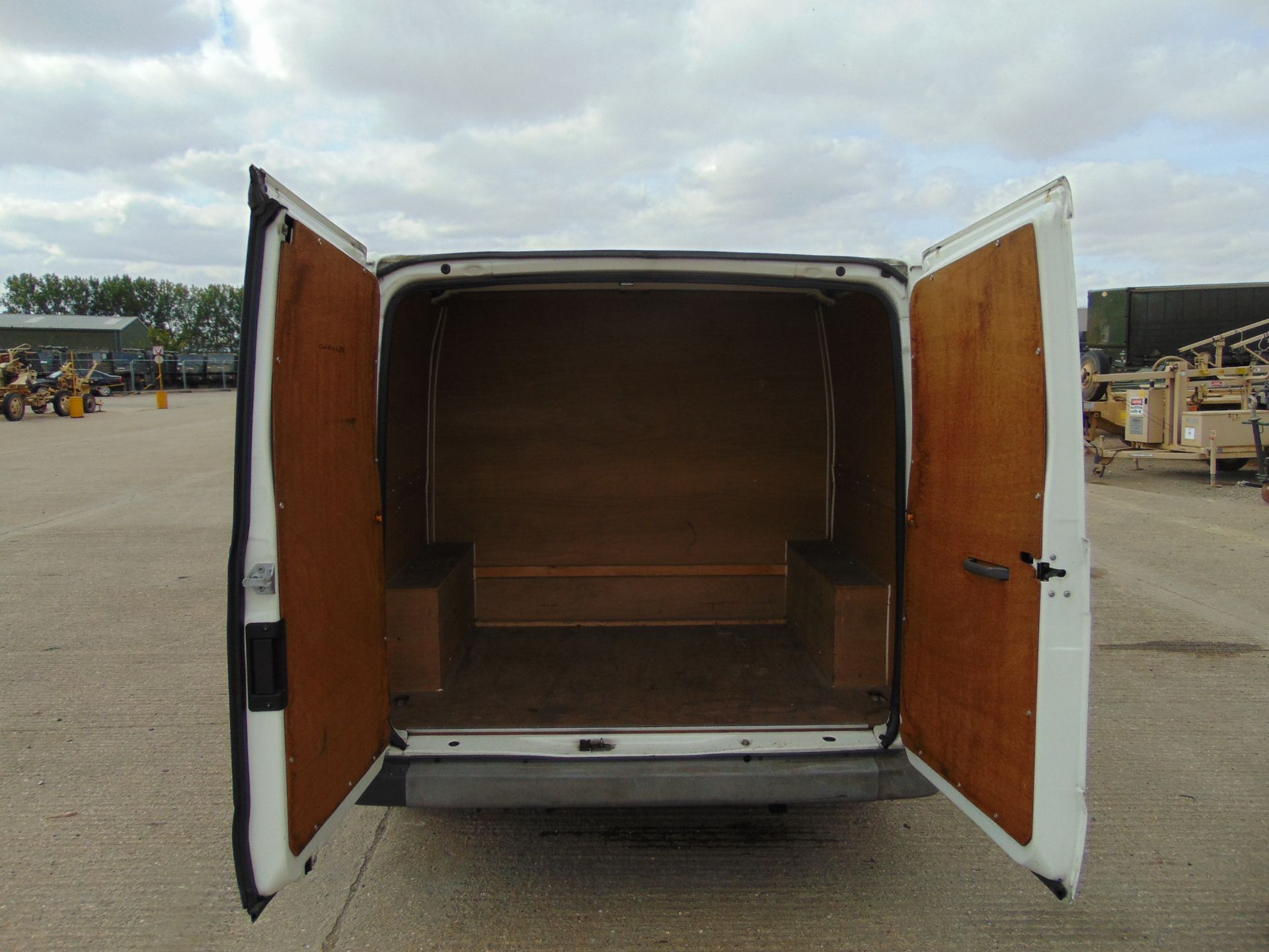 Ford Transit T260 Crew Cab Panel Van - Bild 13 aus 19