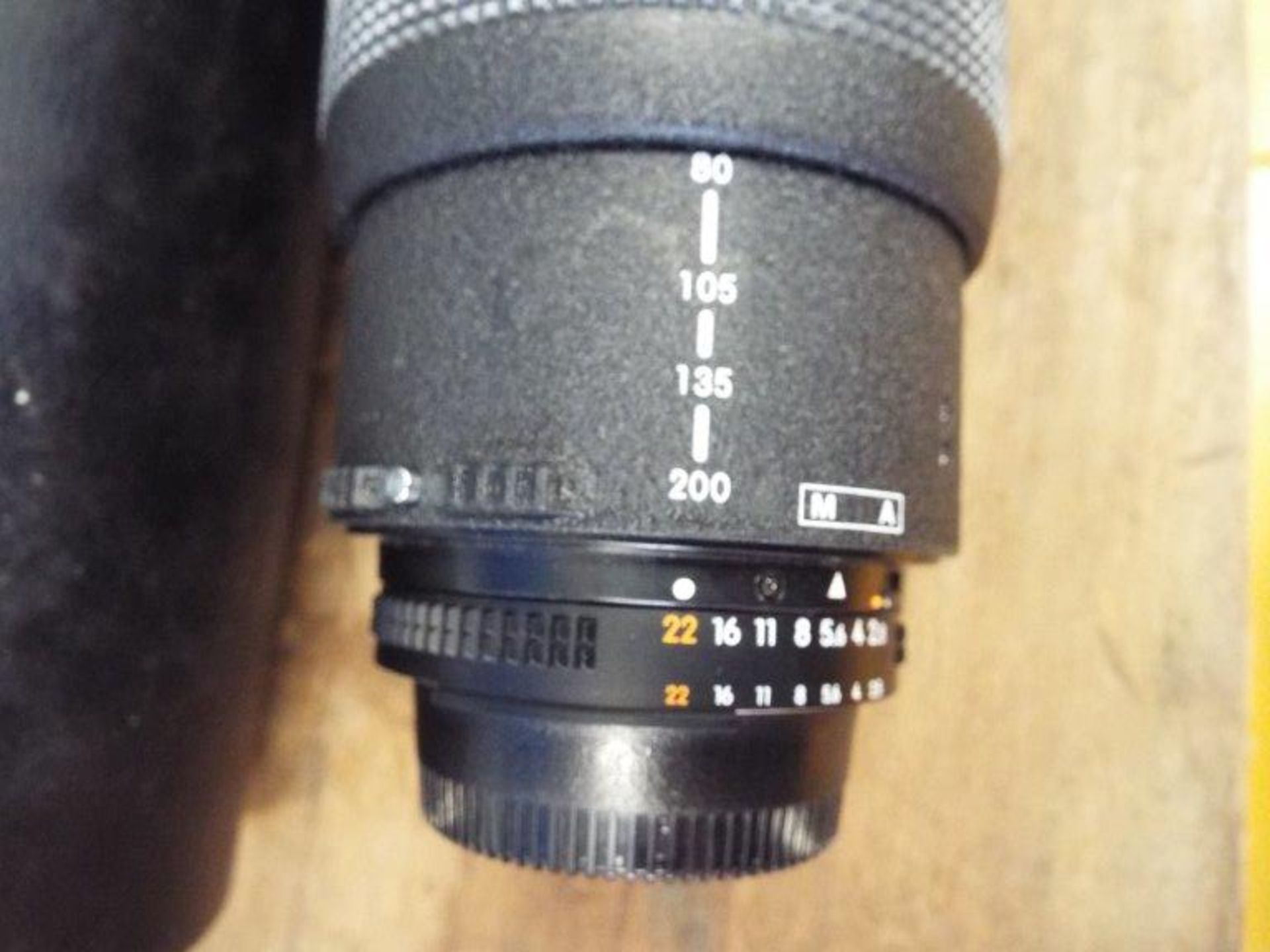 Nikon ED AF Nikkor 80-200mm 1:2.8 D Lense with Leather Carry Case - Bild 3 aus 7