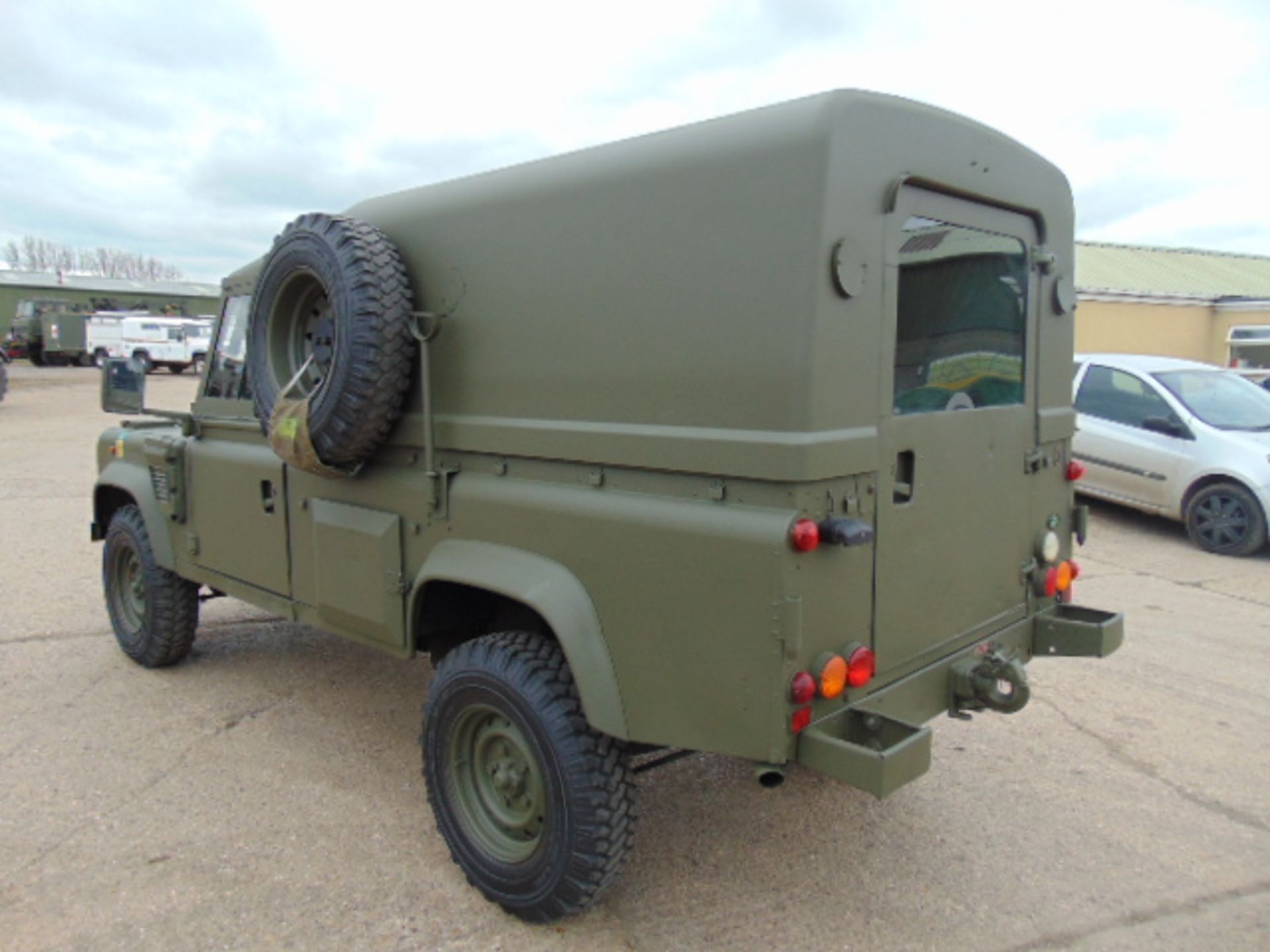 Military Specification Land Rover Wolf 110 Hard Top - Image 5 of 25