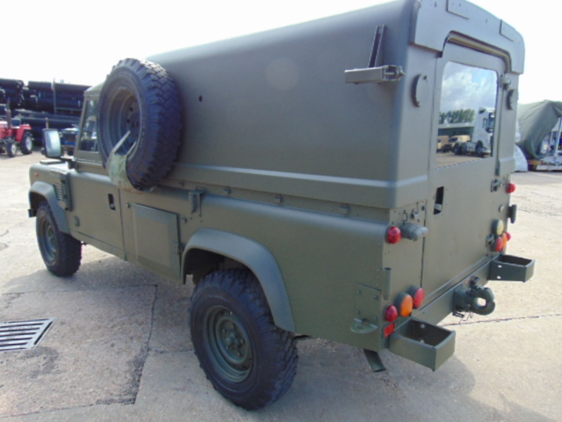 Military Specification Land Rover Wolf 110 Hard Top - Image 5 of 28