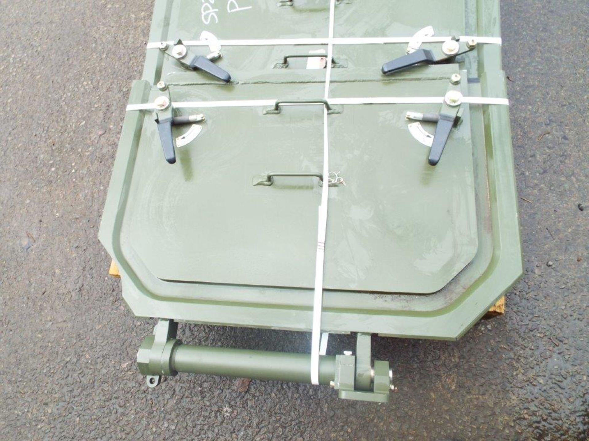 AFV Warrior Access Hatch Assy - Image 2 of 7