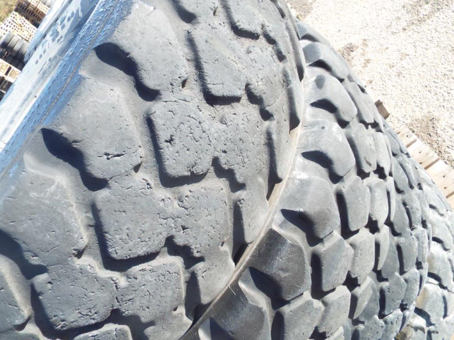 12 x Michelin XZL 365/85 R20 Tyres - Image 5 of 11