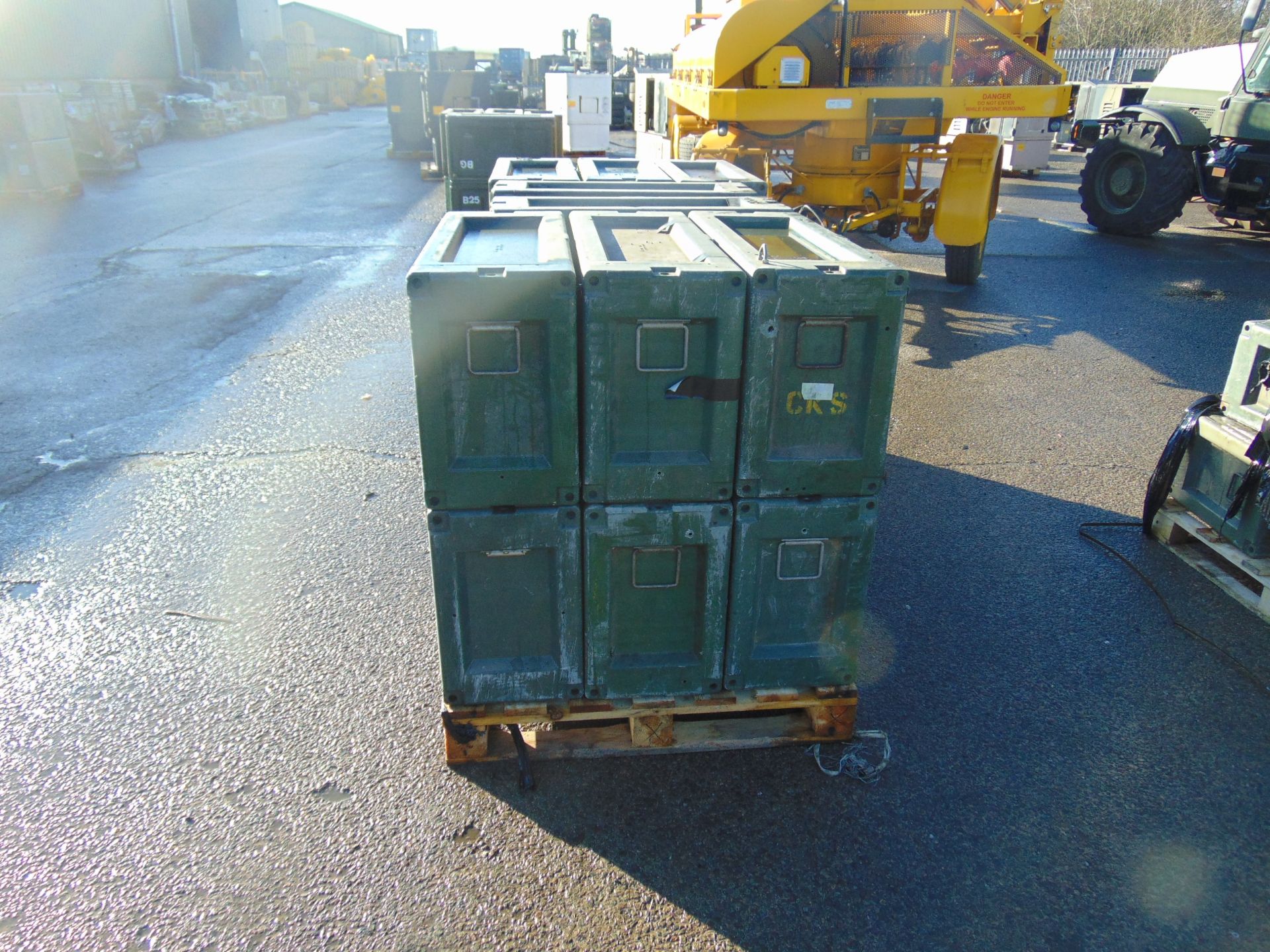 16 x Heavy Duty Interconnecting Storage Boxes With Lids - Bild 3 aus 6