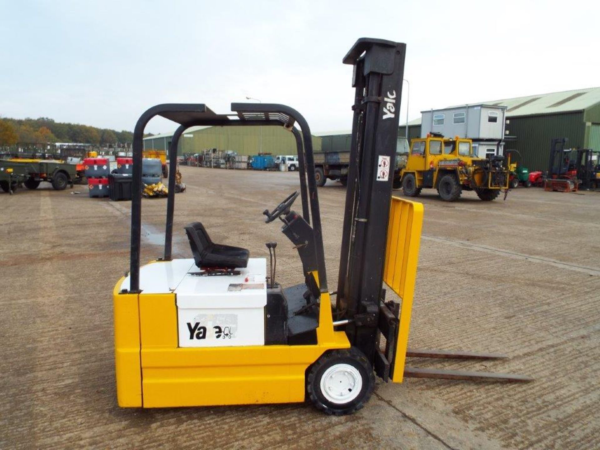 Yale ERP15TCE Electric Forklift with Sideshift - Image 9 of 24