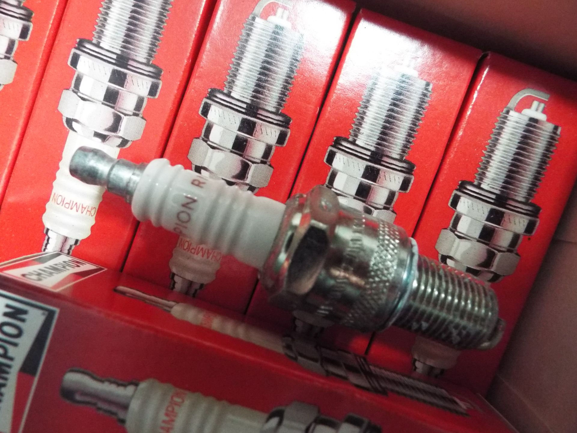 Approx 167 x Champion RN7YC Spark Plugs - Image 2 of 4