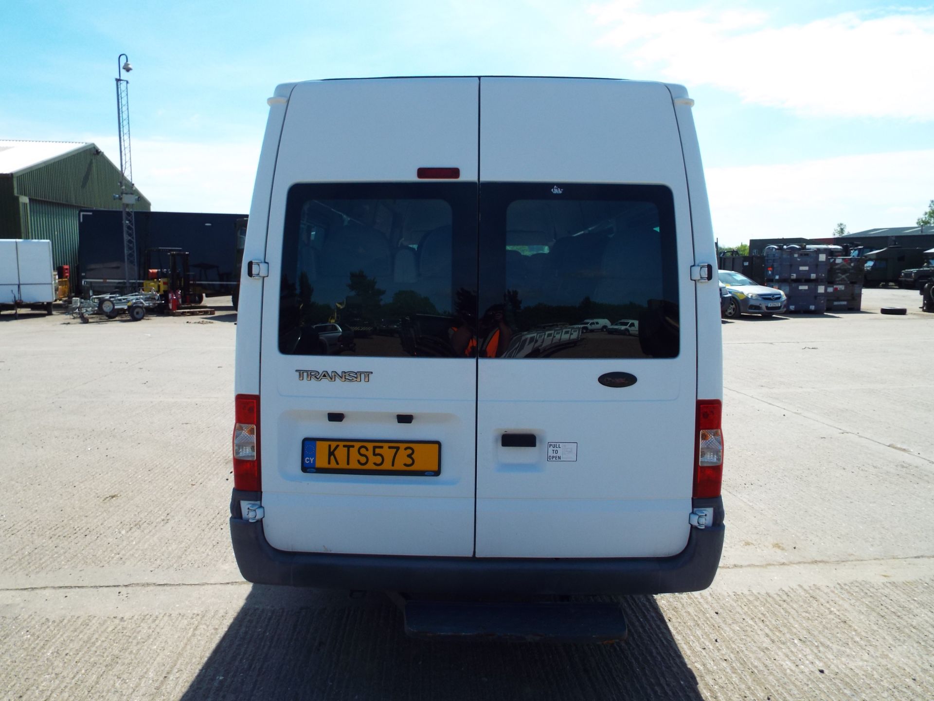 Ford Transit LWB 17 Seat Minibus - Bild 6 aus 19