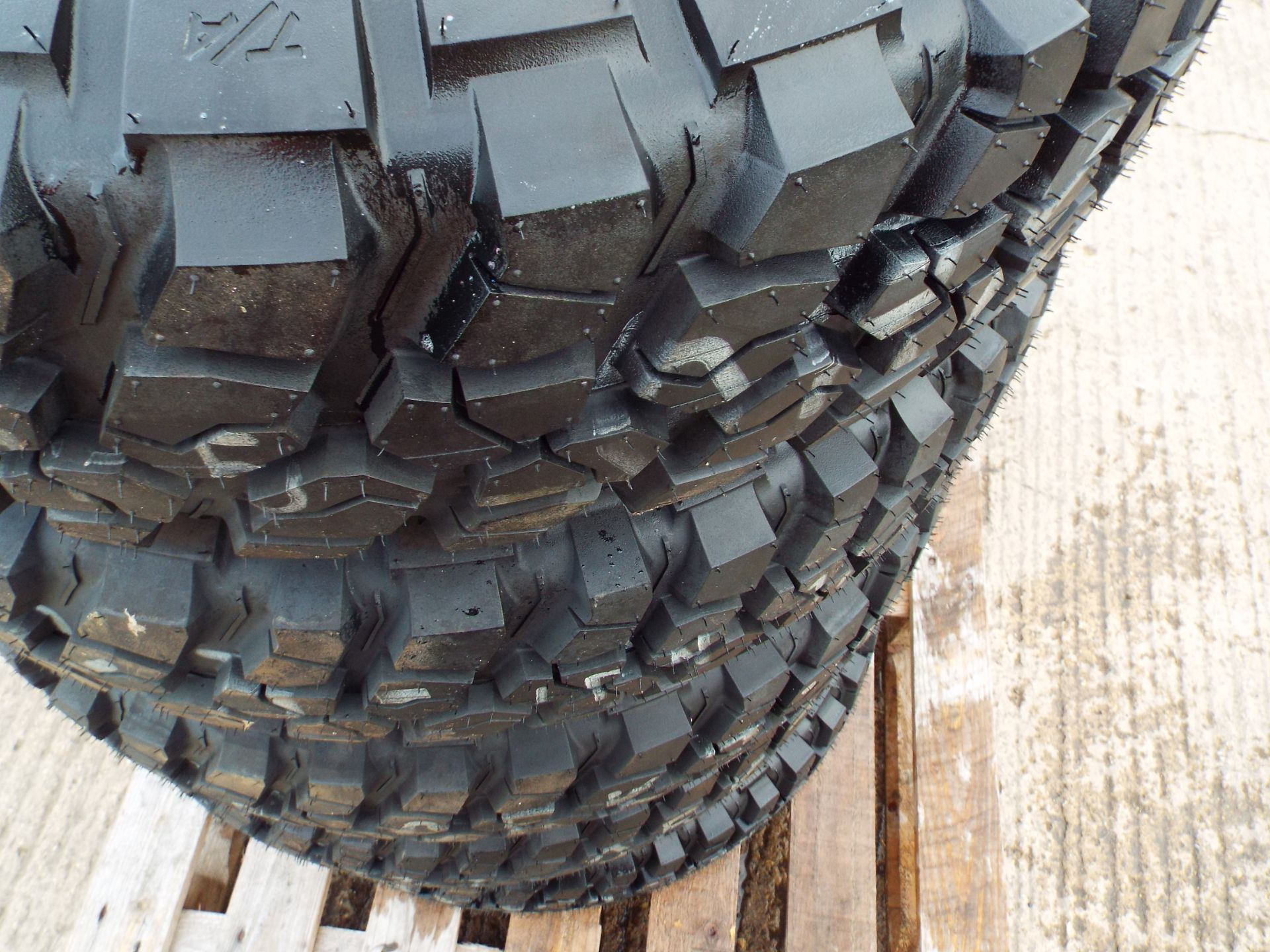 5 x BF Goodrich Mud Terrain TA LT 235/85 R16 Tyres - Image 5 of 7
