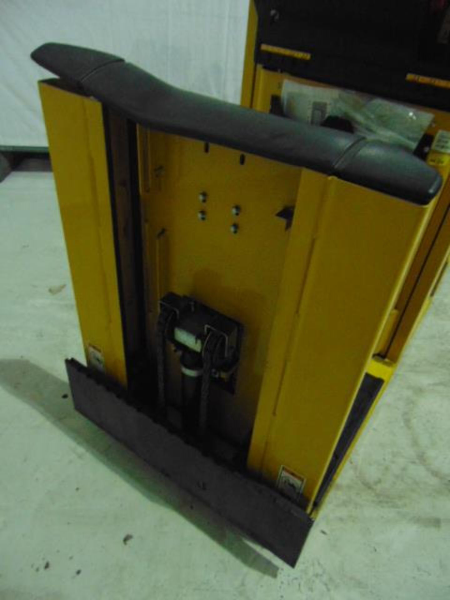 Yale MO10E AC Self Propelled Electric Pallet Truck - Bild 9 aus 14