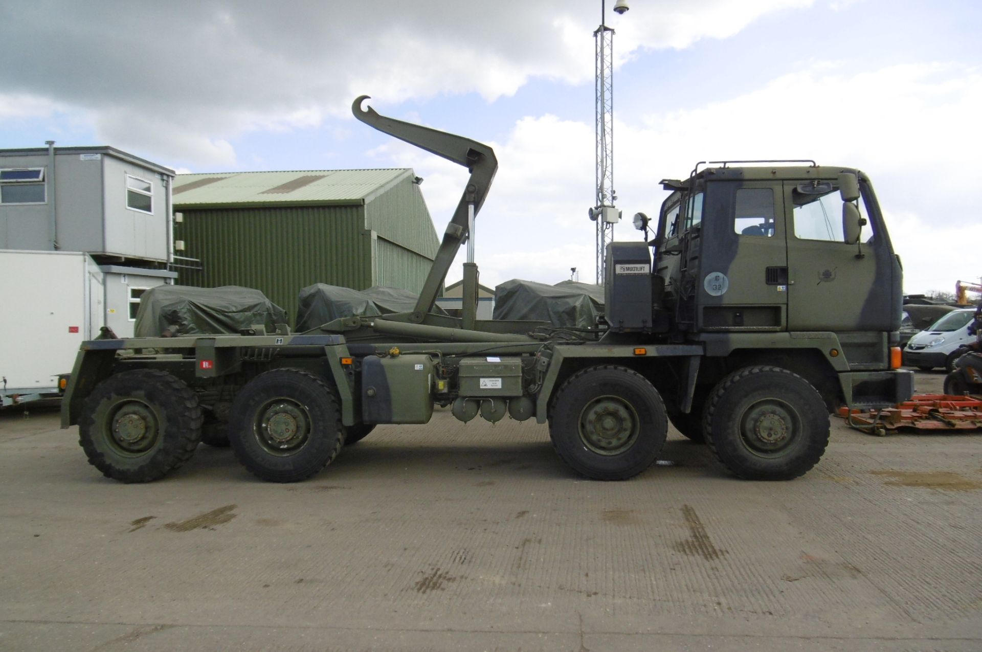 DAF 8x6 DROPS Multilift LHD Hook Loader - Image 7 of 13