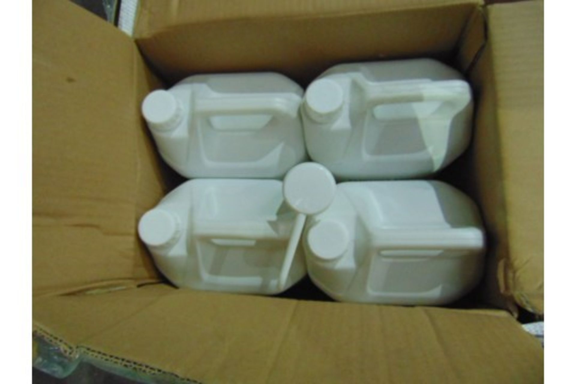 17 Boxes ( x 68 cans ) of 5Ltr Surface Sanitiser AMOD Direct from Reserve Stores - Bild 2 aus 3