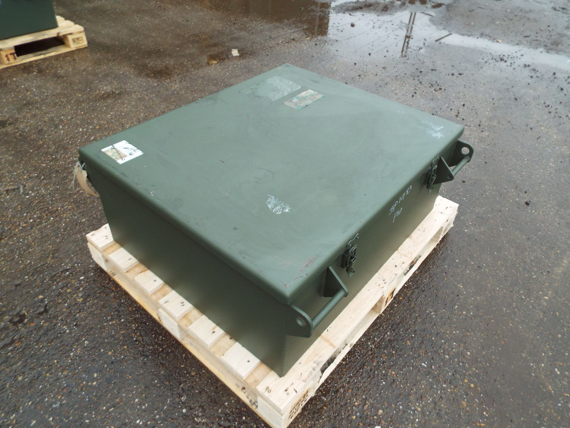 Unissued Heavy Duty Steel Vehicle Stowage Box