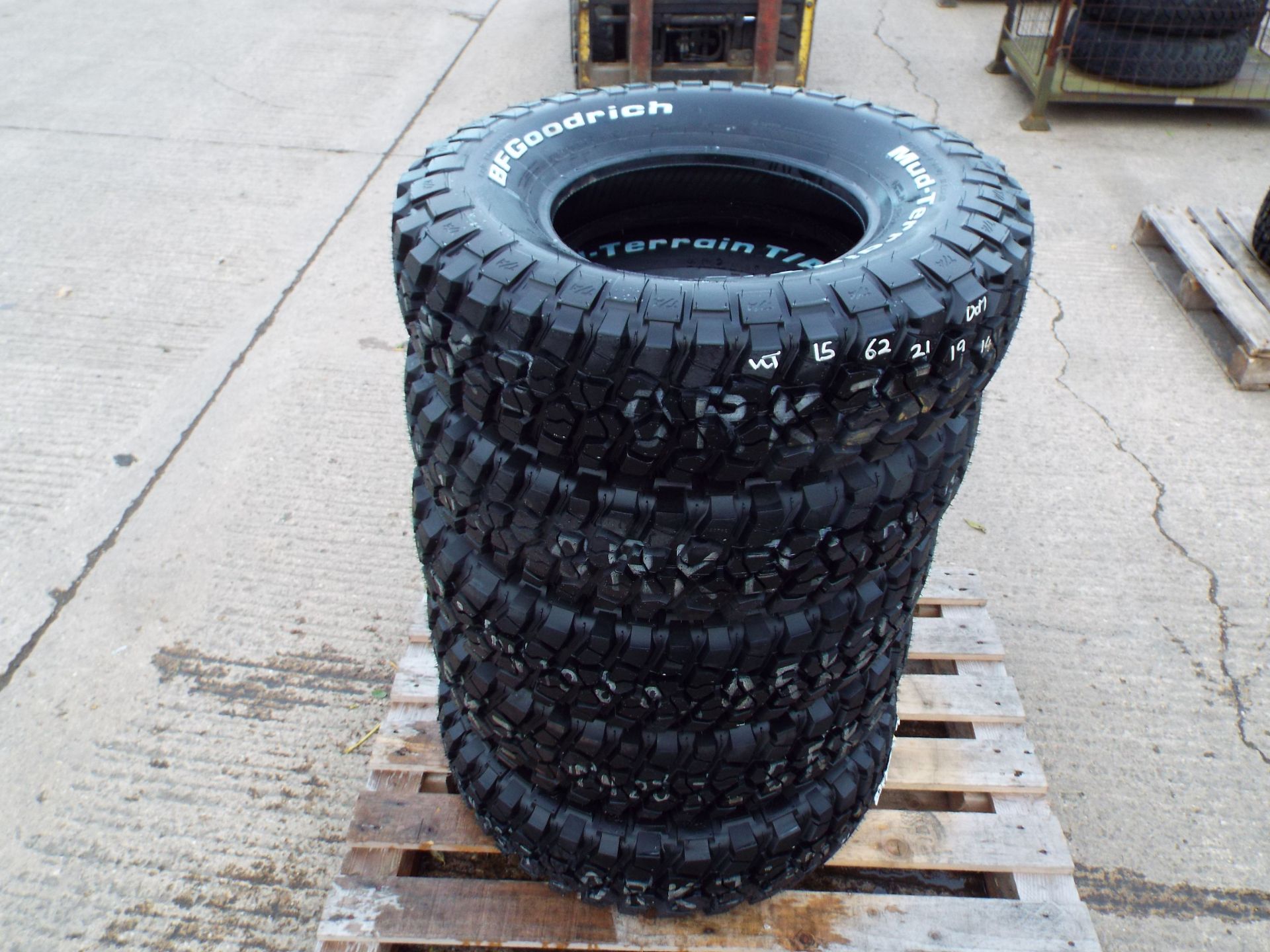 5 x BF Goodrich Mud Terrain TA LT 235/85 R16 Tyres