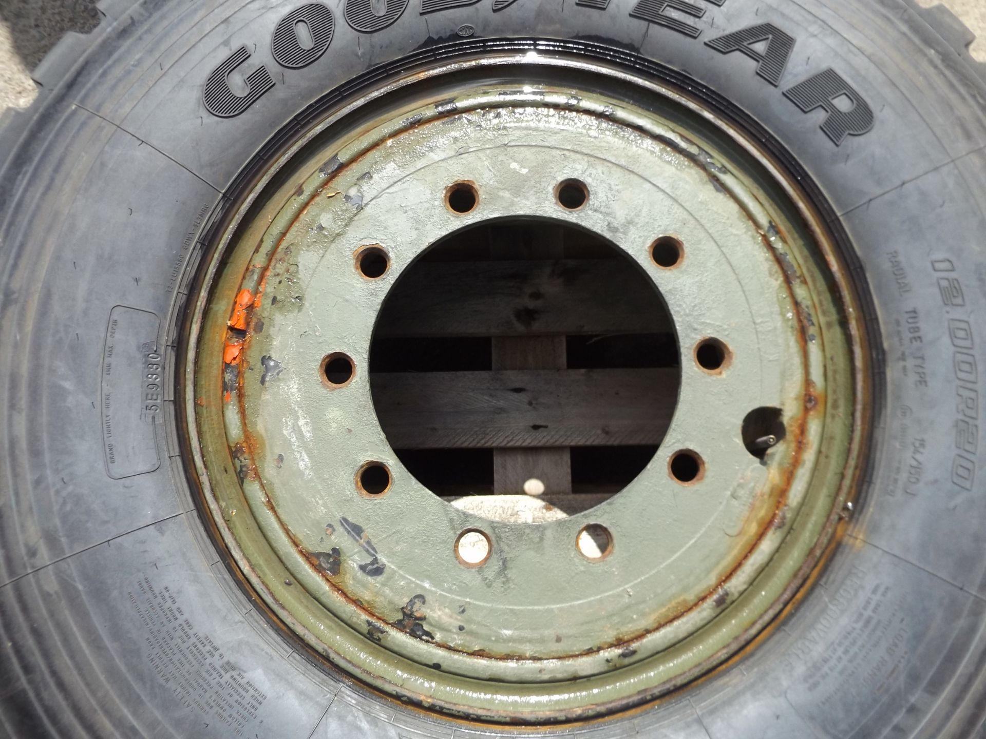 1 x Goodyear G388 12.00 R20 Tyre complete with 10 stud rim - Image 2 of 7