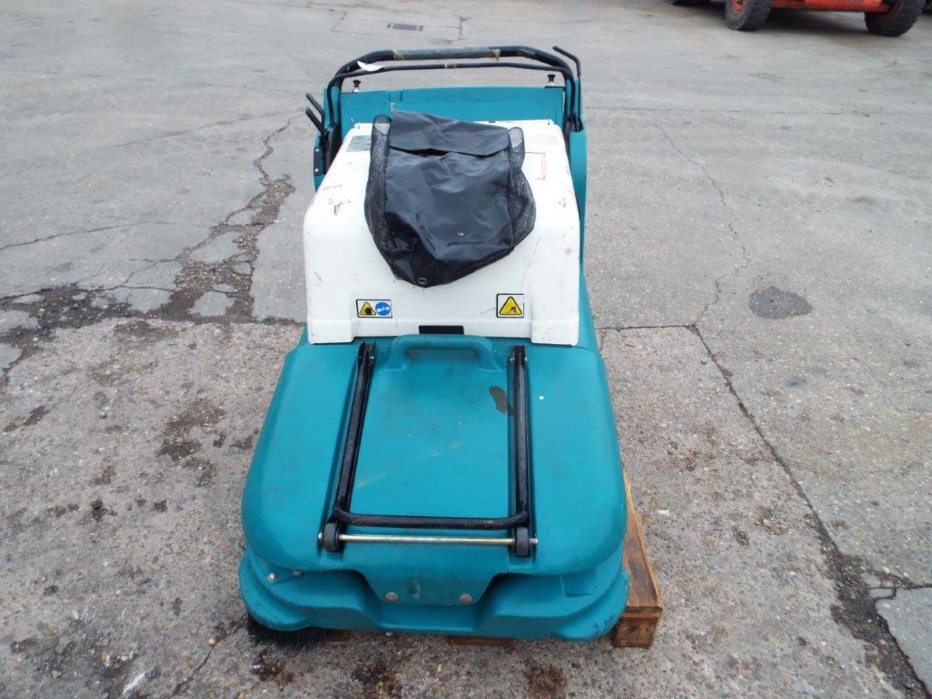 Tennant 3640 Walk Behind Electric Sweeper - Image 2 of 16