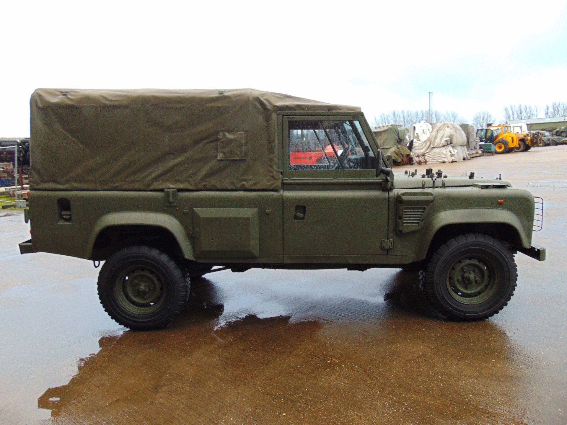 Land Rover Wolf 110 Soft Top - Bild 5 aus 27