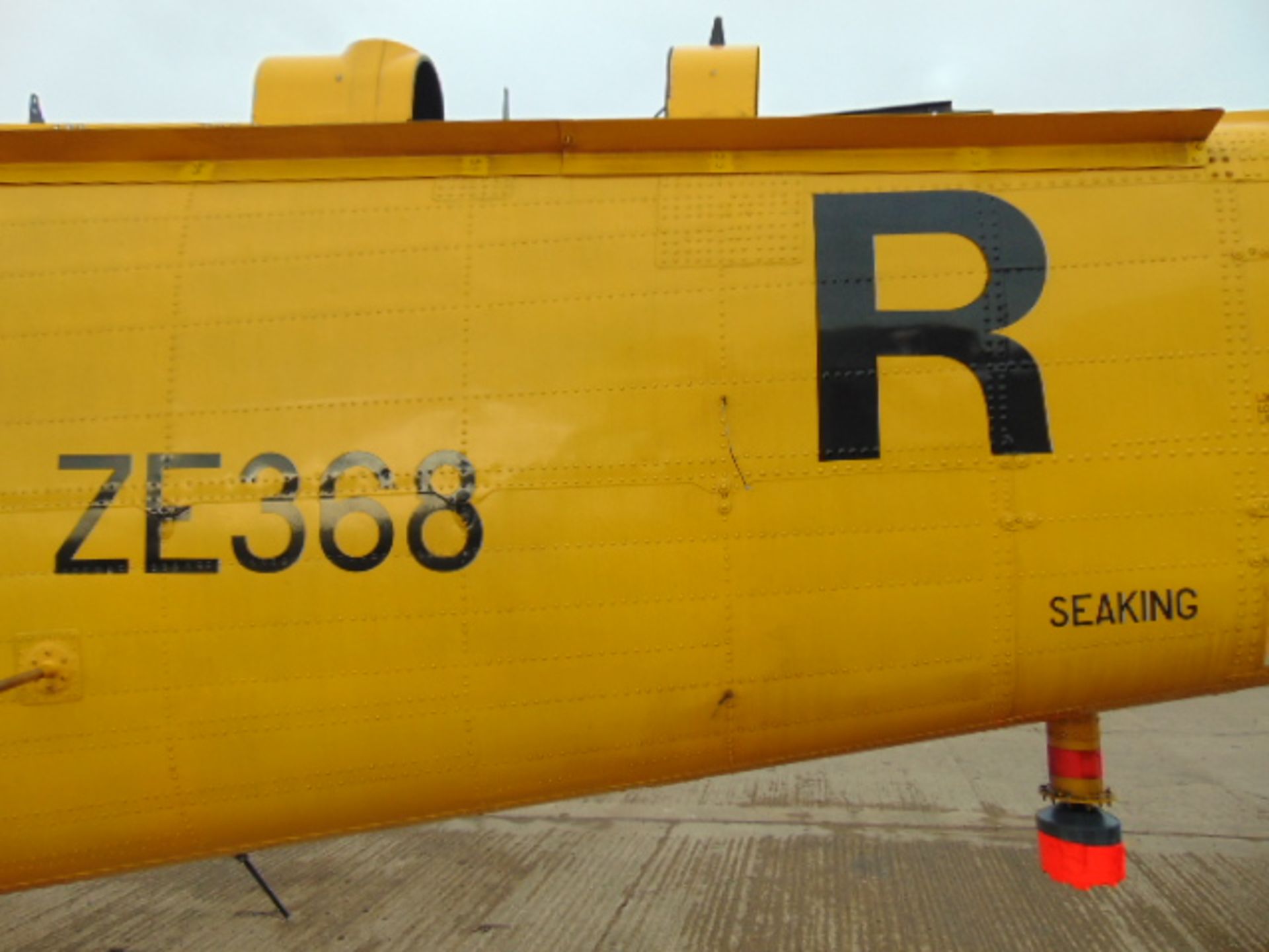 Westland Sea King HAR.3 (TAIL NUMBER ZE368) Airframe - Image 5 of 24