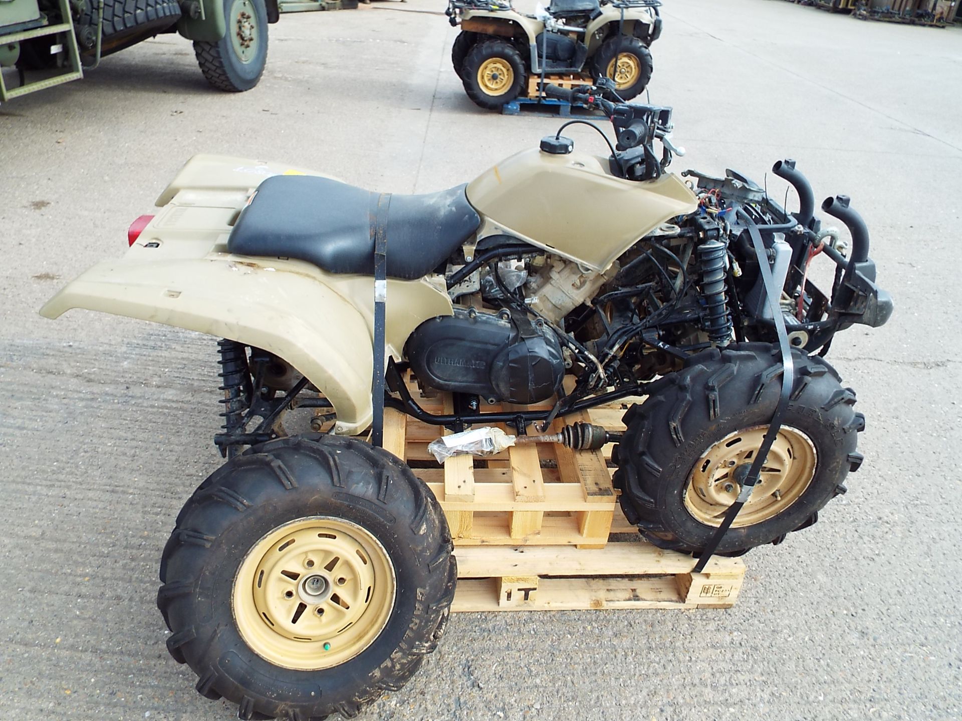 Military Specification Yamaha Grizzly 450 4 x 4 ATV Quad Bike with Winch - Bild 8 aus 19