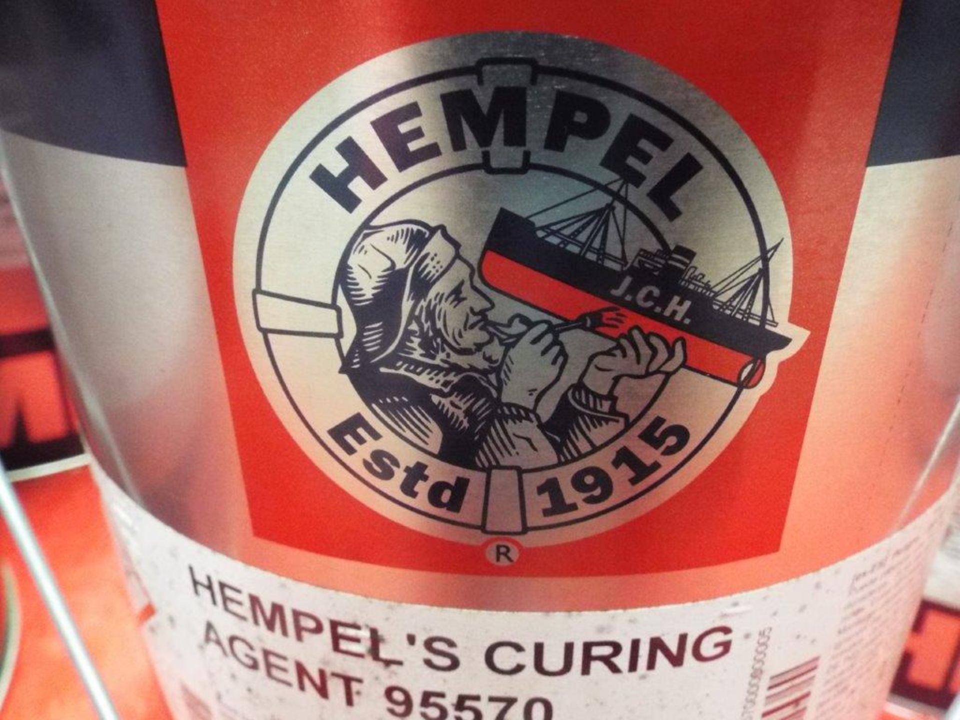 9 x 15/5L Cans of Hempel Hempadur 15570 2-Part Epoxy Paint - Red + 1 x 3.75/1.25L Reddish Grey - Bild 4 aus 7