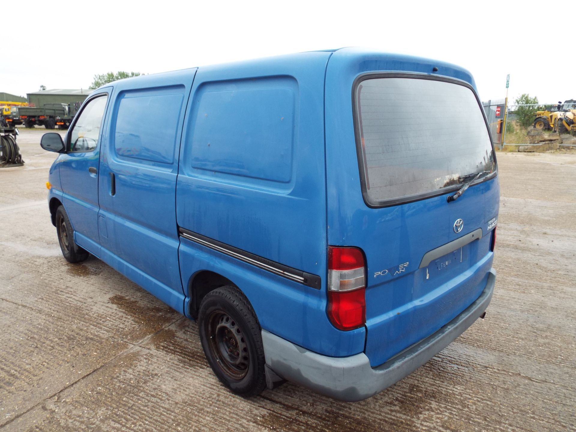 Toyota Hiace 2.4 D - Image 5 of 21