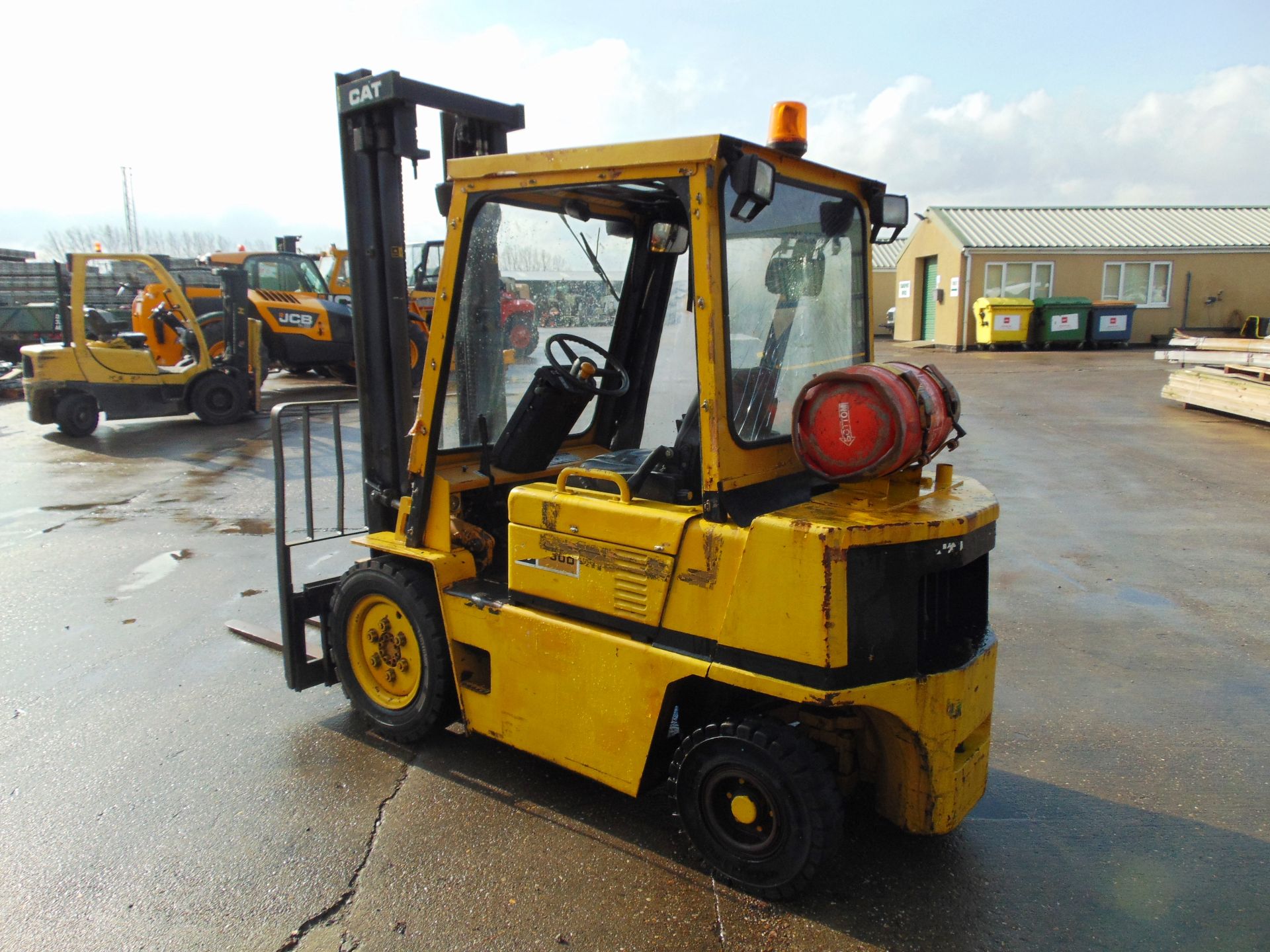 Caterpillar V50D Counter Balance Gas Powered Forklift - Image 3 of 25