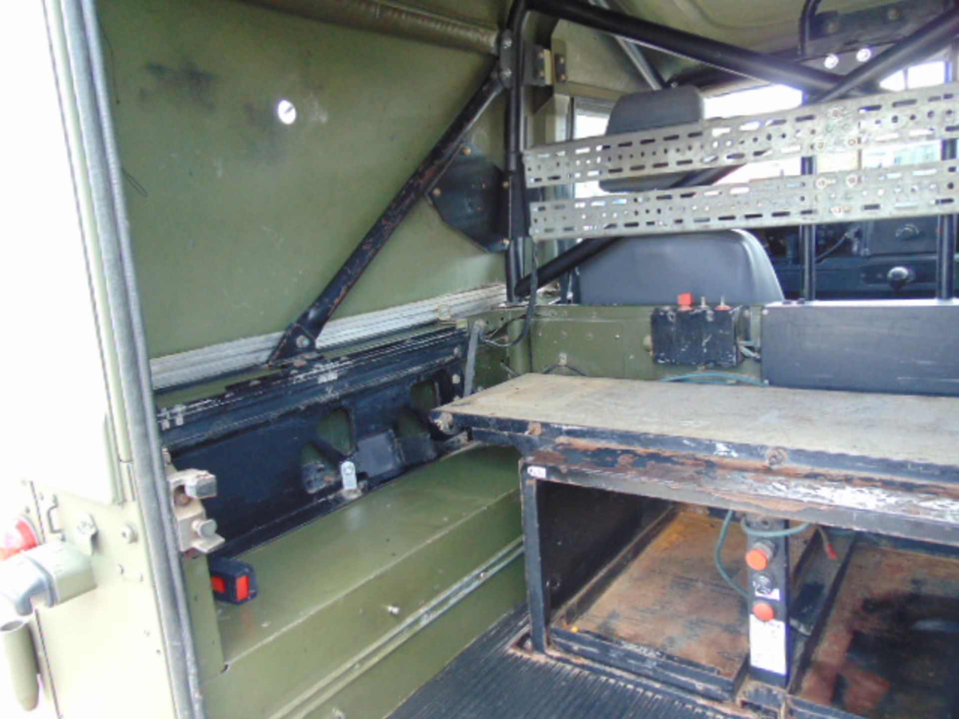 Military Specification Land Rover Wolf 90 Hard Top - Bild 13 aus 24