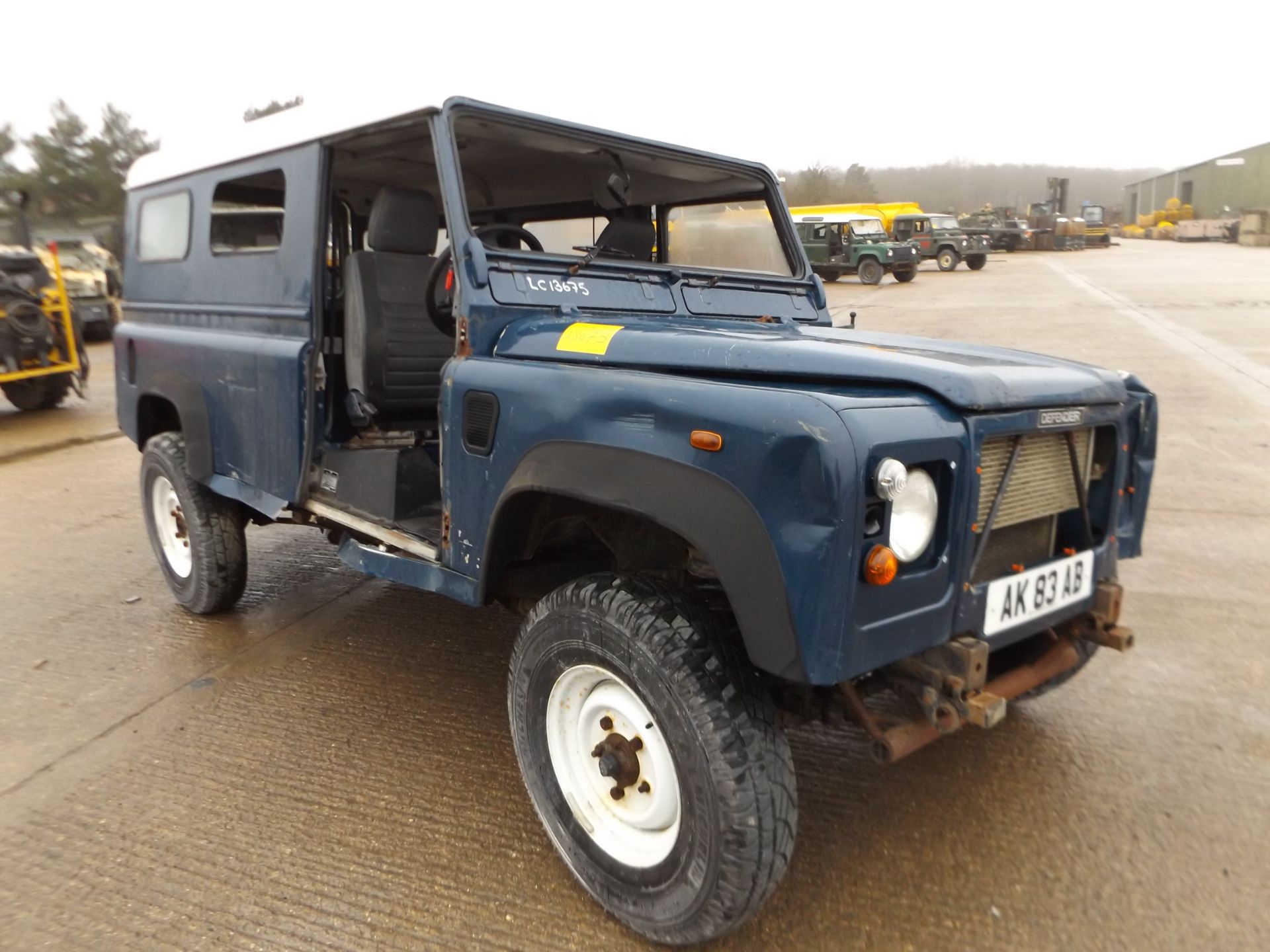 Land Rover Defender 110 TD5 suitable for spares or repairs