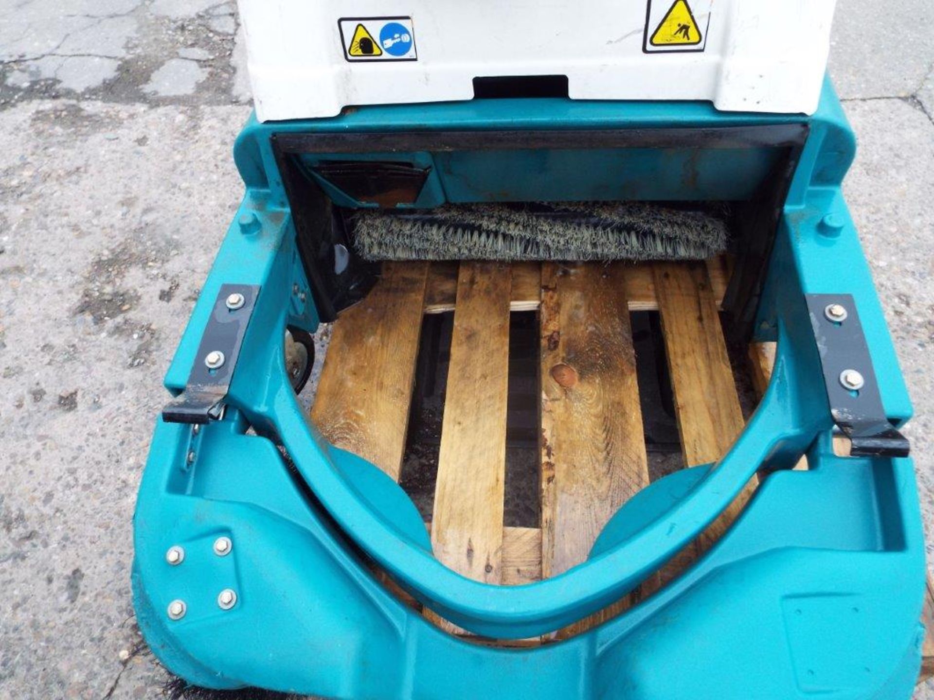 Tennant 3640 Walk Behind Electric Sweeper - Image 14 of 16