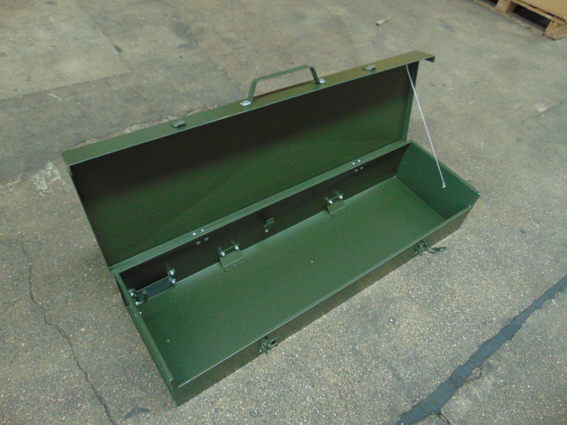 Vehicle Stowage Box - Image 4 of 9