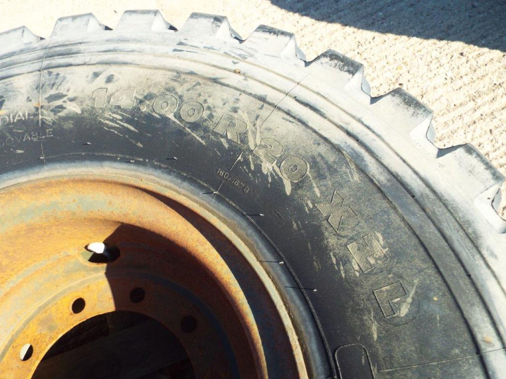 Michelin XZL 14.00 R20 Tyre on 10 Stud Rim - Image 4 of 6