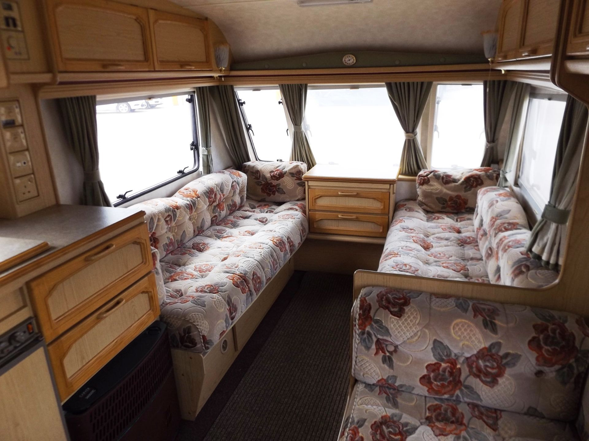 Compass Kensington 500/4 Berth Caravan - Bild 9 aus 18