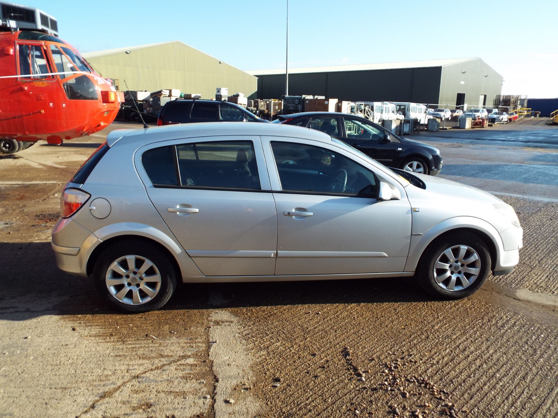 Vauxhall Astra 1.7CDTI Hatchback - Image 8 of 22