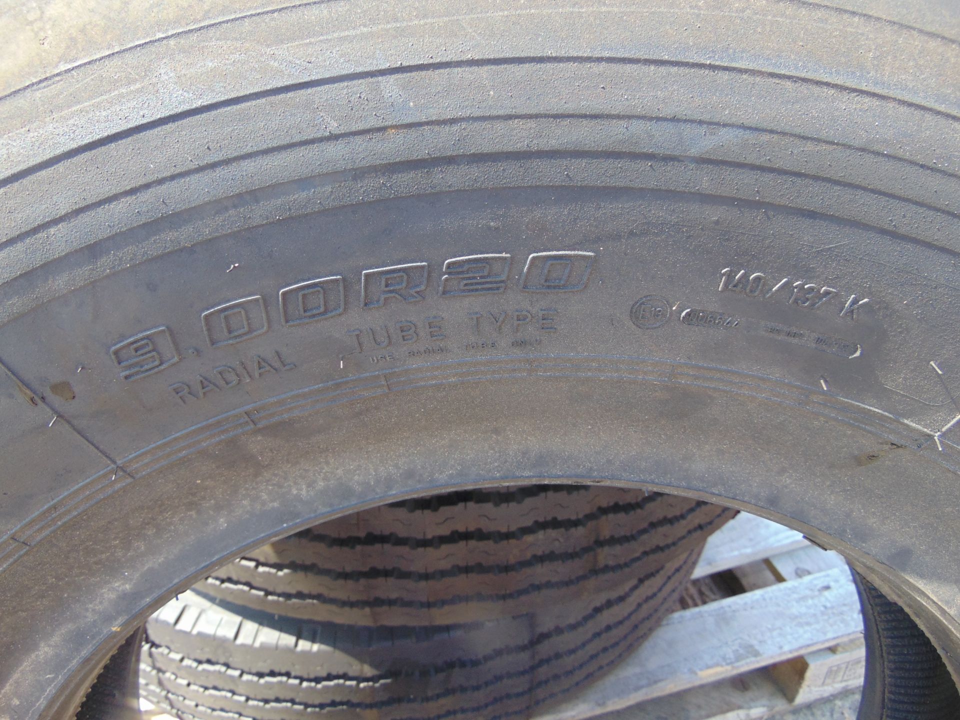 4 x Goodyear G293 9.00R20 14 Ply Tyres - Image 4 of 6