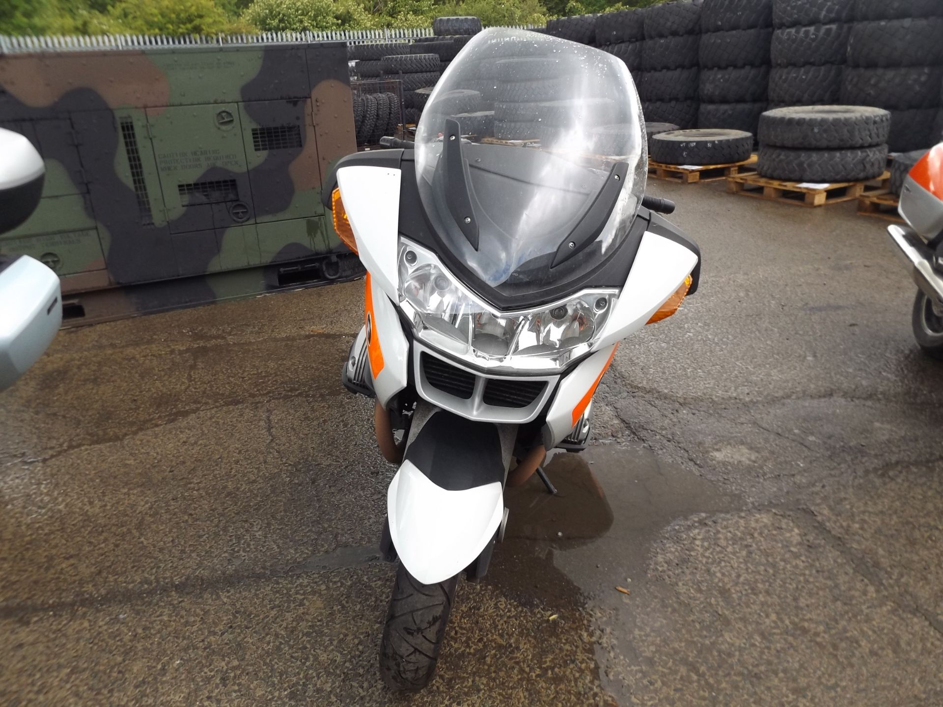 2005 BMW R1200RT Motorbike - Image 2 of 11