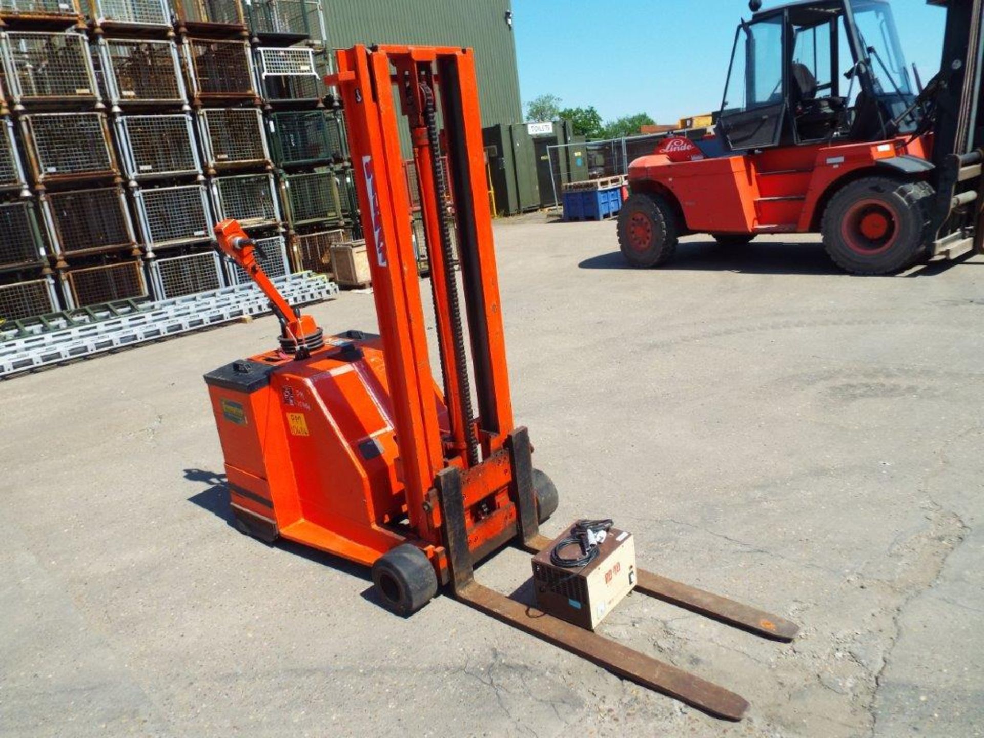 Wilmat PF10 1000Kg 3m Electric Powered Stacking Truck - Image 7 of 21