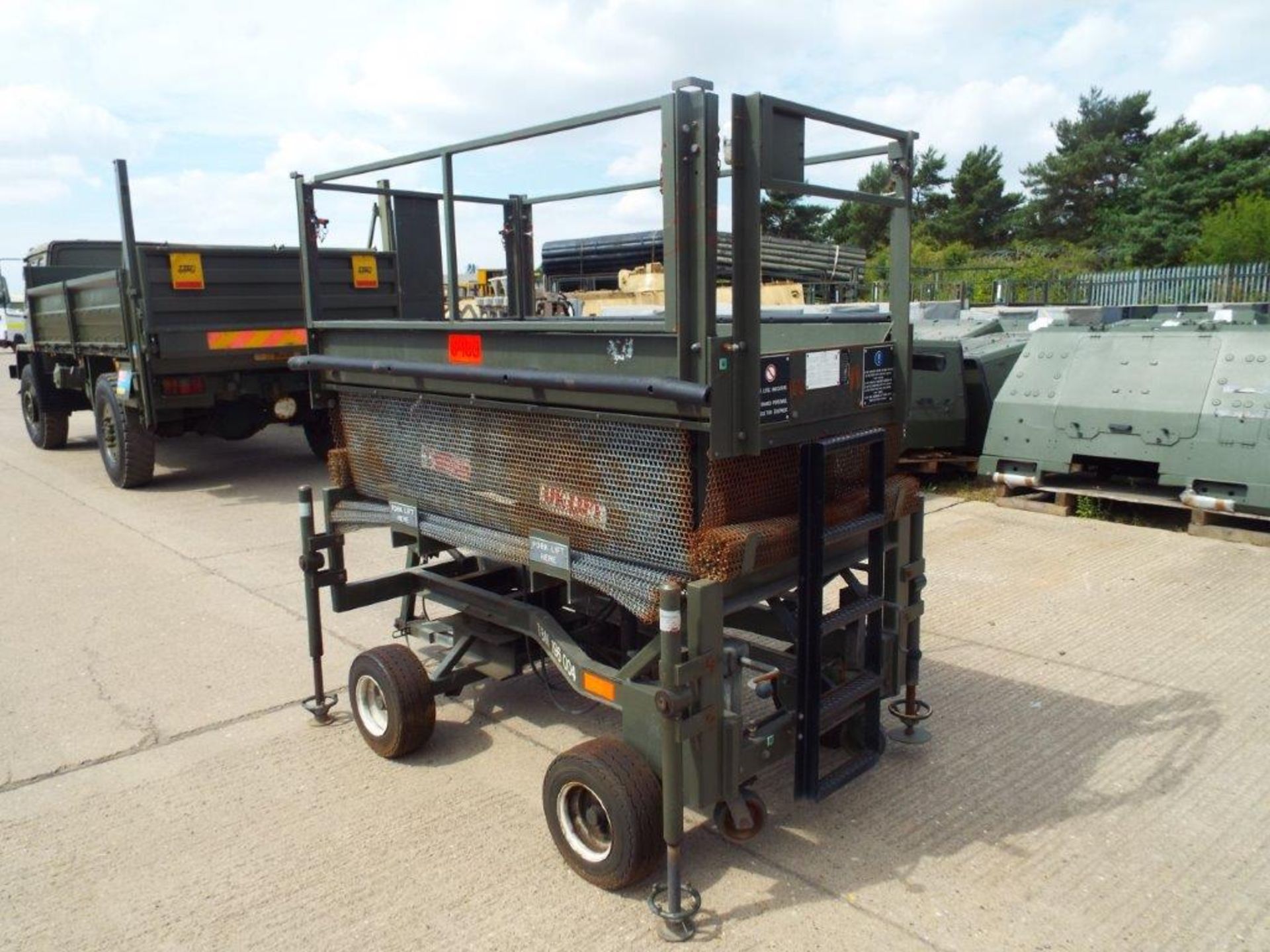 UK Lift 4m Mobile Hydraulic Work Platform - Image 4 of 14