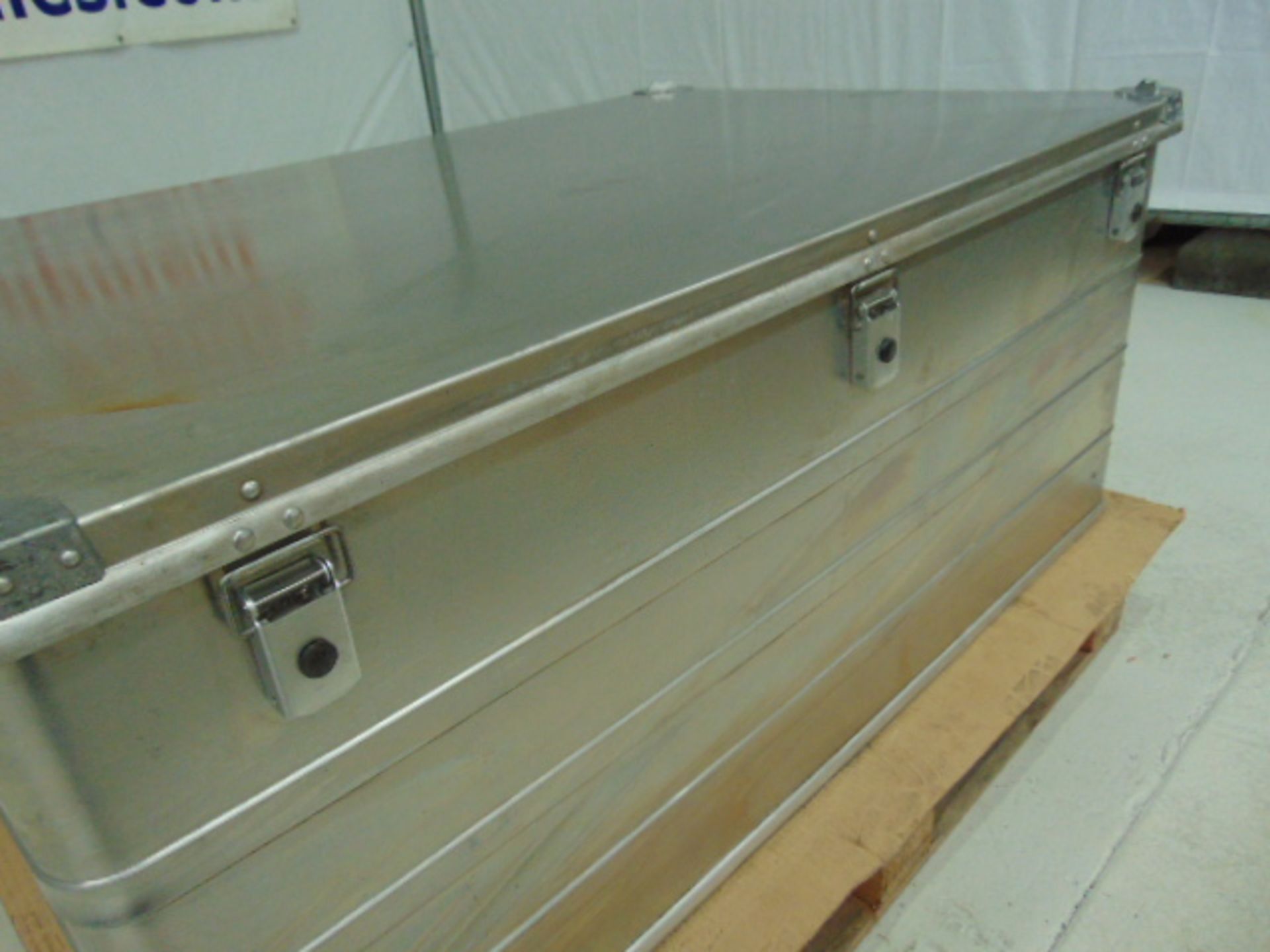 Unissued Heavy Duty Aluminium Stacking Case - Image 4 of 8