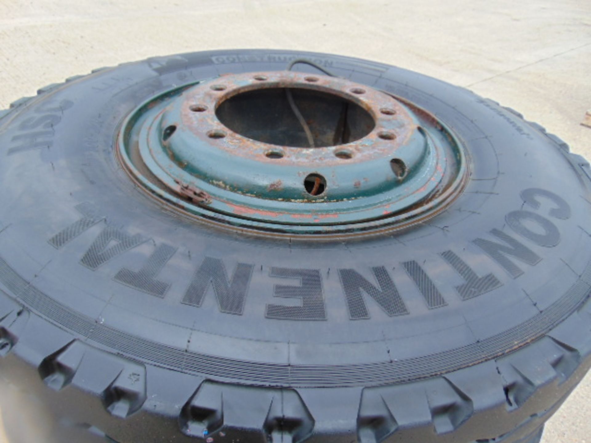 4 x Continental HSC 12.00 R20 Construction Tyres complete with 10 Stud Rims - Image 2 of 10