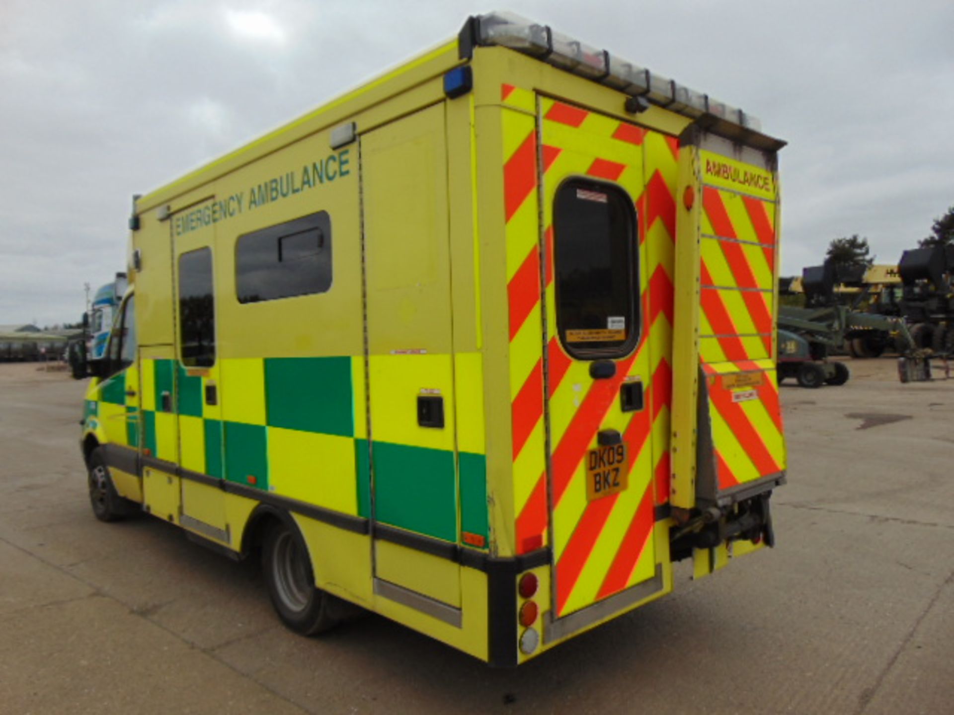 RHD Mercedes Sprinter 515 CDI Turbo Diesel Ambulance - Image 5 of 21