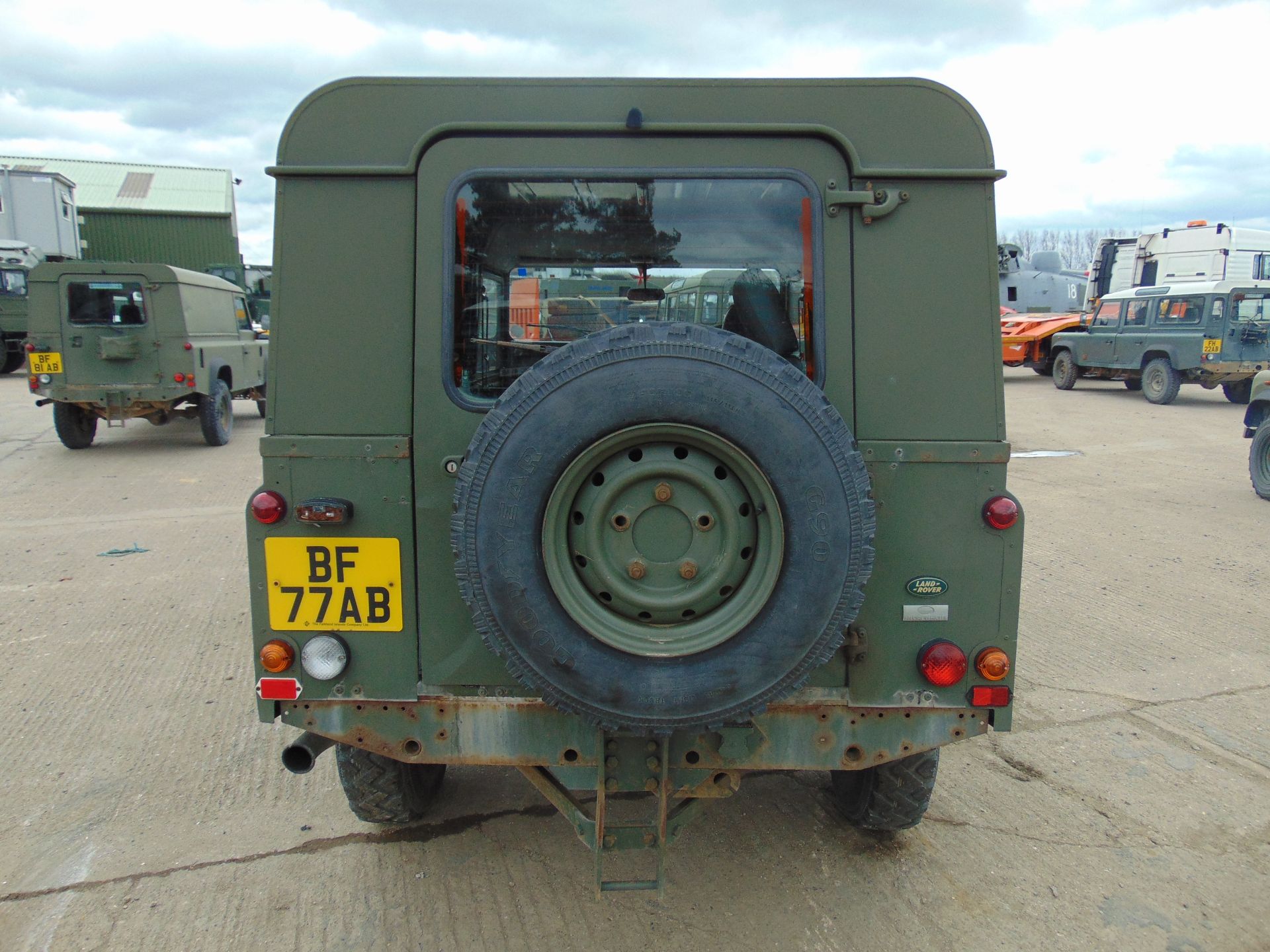 Land Rover Defender 110 TD5 - Image 6 of 19