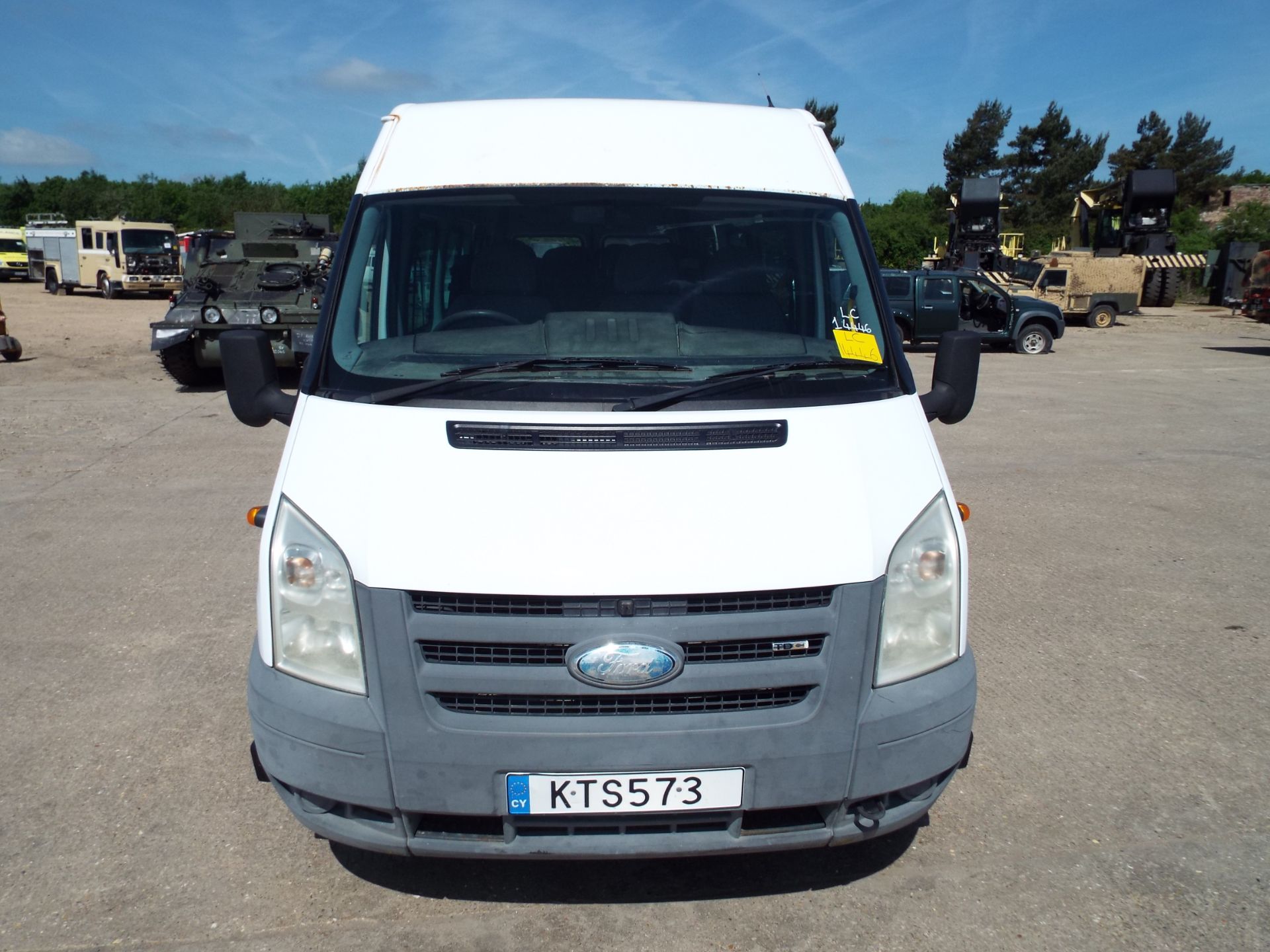 Ford Transit LWB 17 Seat Minibus - Bild 2 aus 19