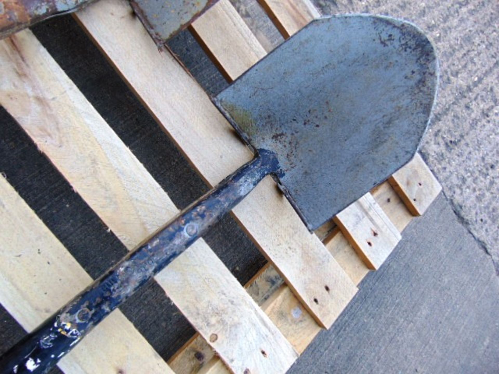 4 x T Handle Shovels - Image 5 of 6