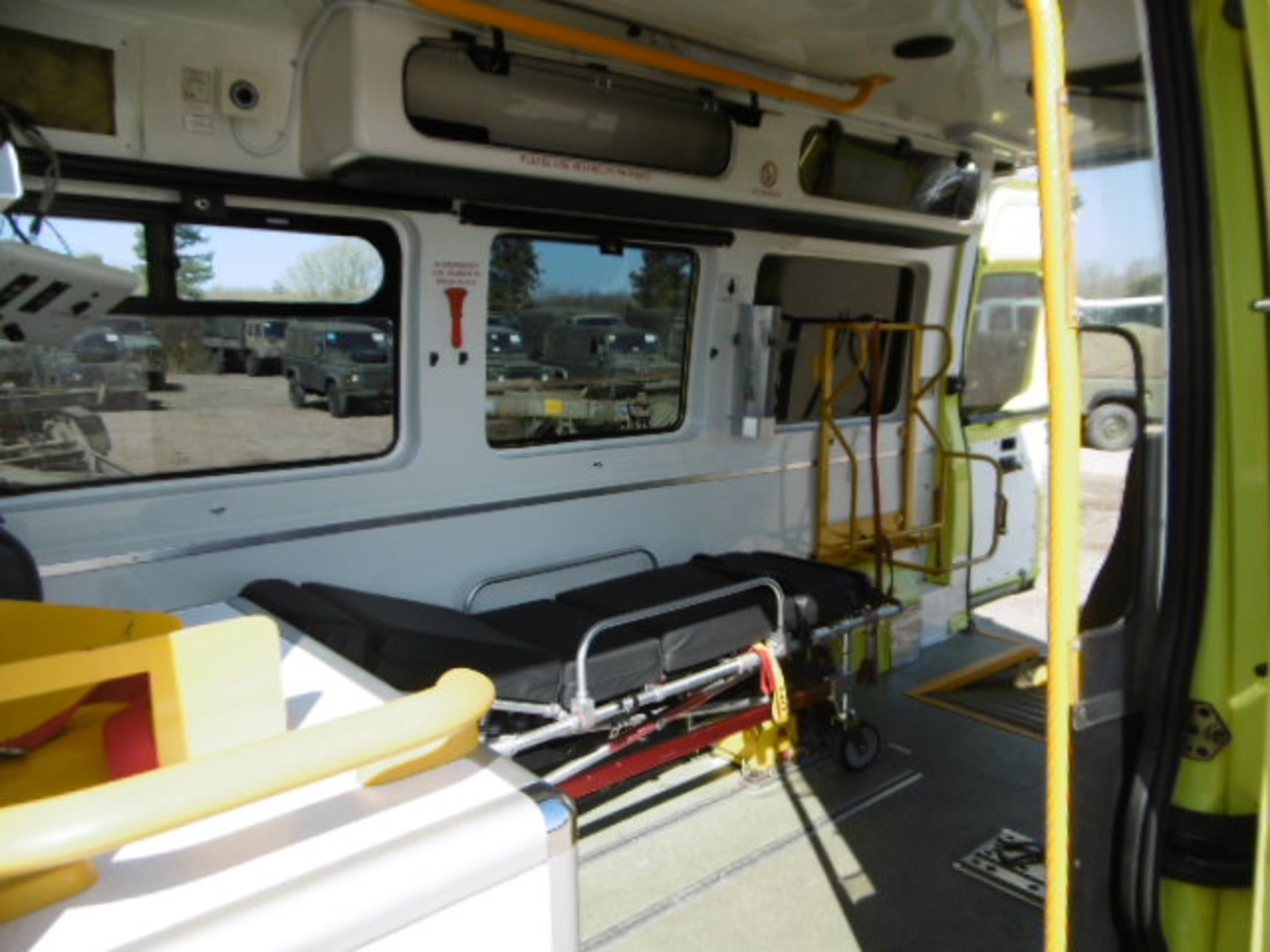 Renault Master 2.5 DCI ambulance - Bild 10 aus 19