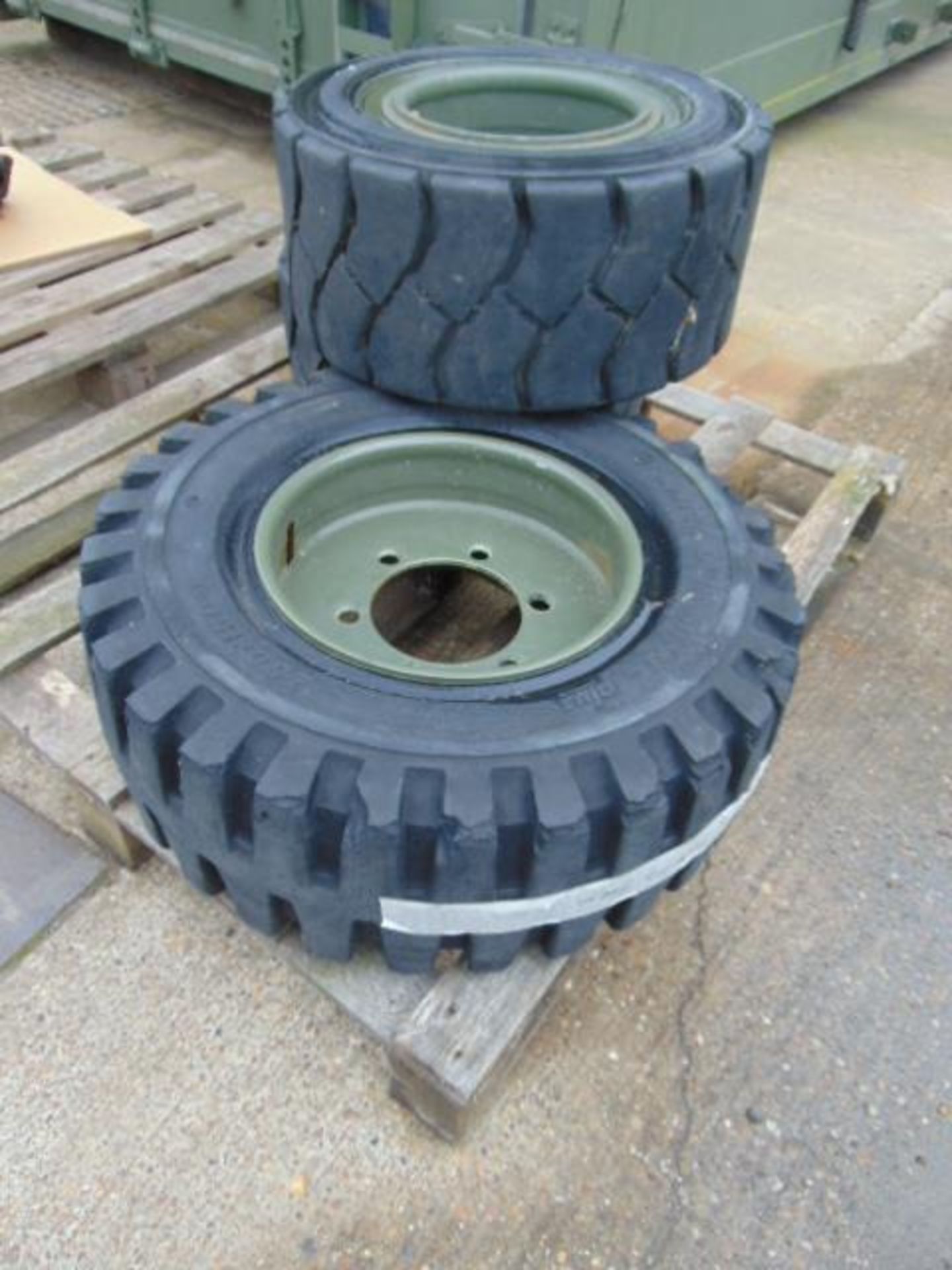 2 x Wall-An-A-Half 23 x 10.1 and 1 x Watts Duramatic Plus 250 x 15 Tyre on Rims - Image 3 of 5