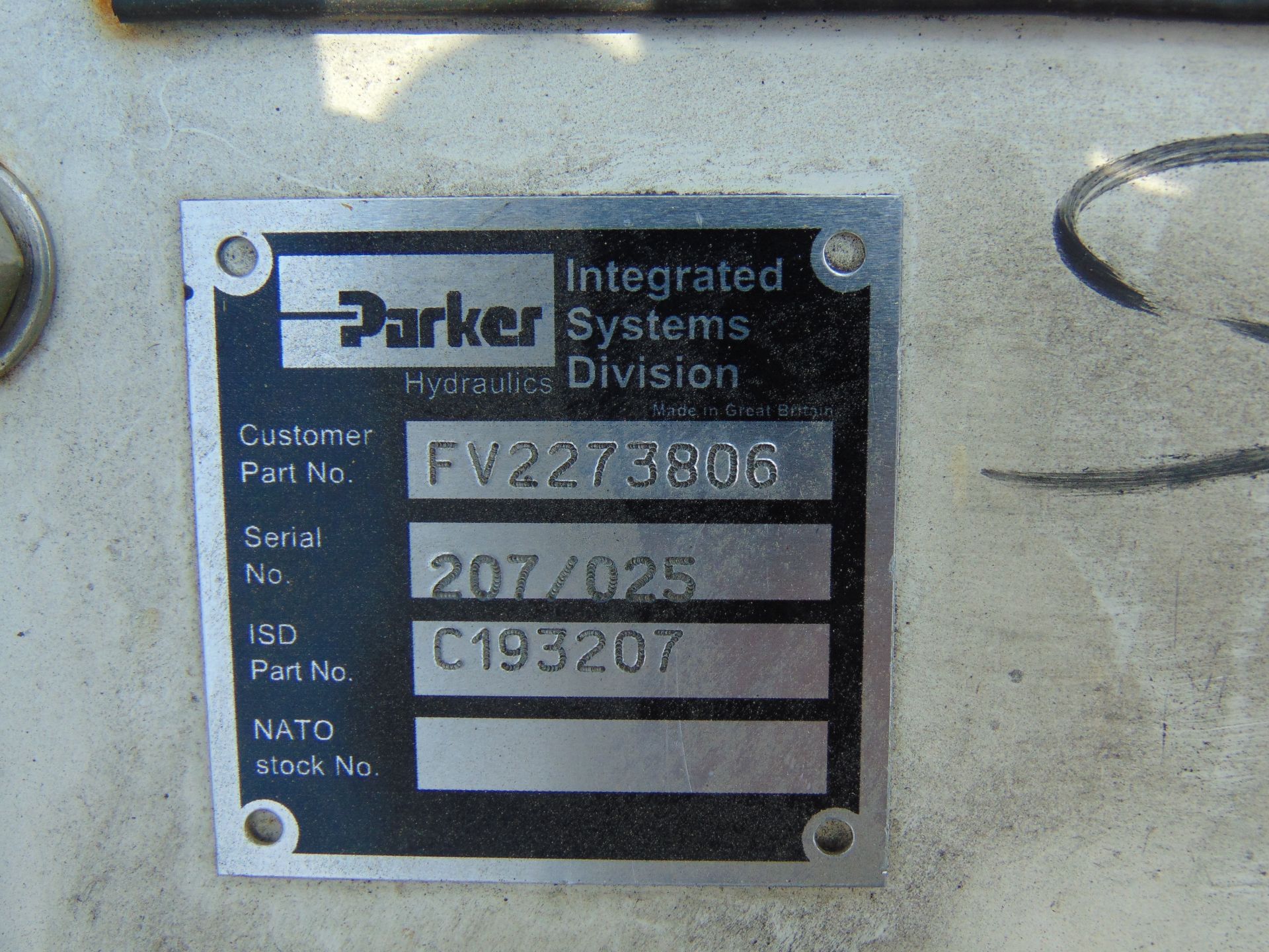 Parker Hydraulics Engine Oil lubricating Cooler P/no FV2273806 - Image 7 of 9
