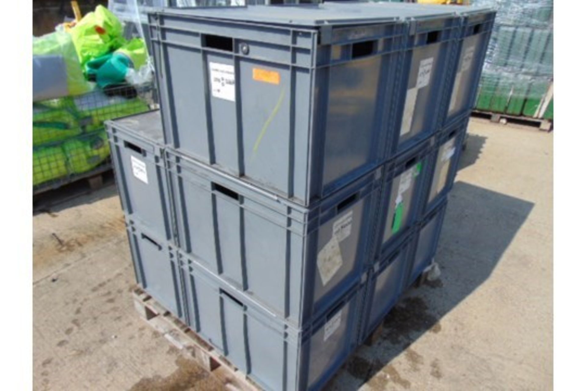 15 x Standard MoD Stackable Storage Boxes c/w Lids - Image 8 of 8